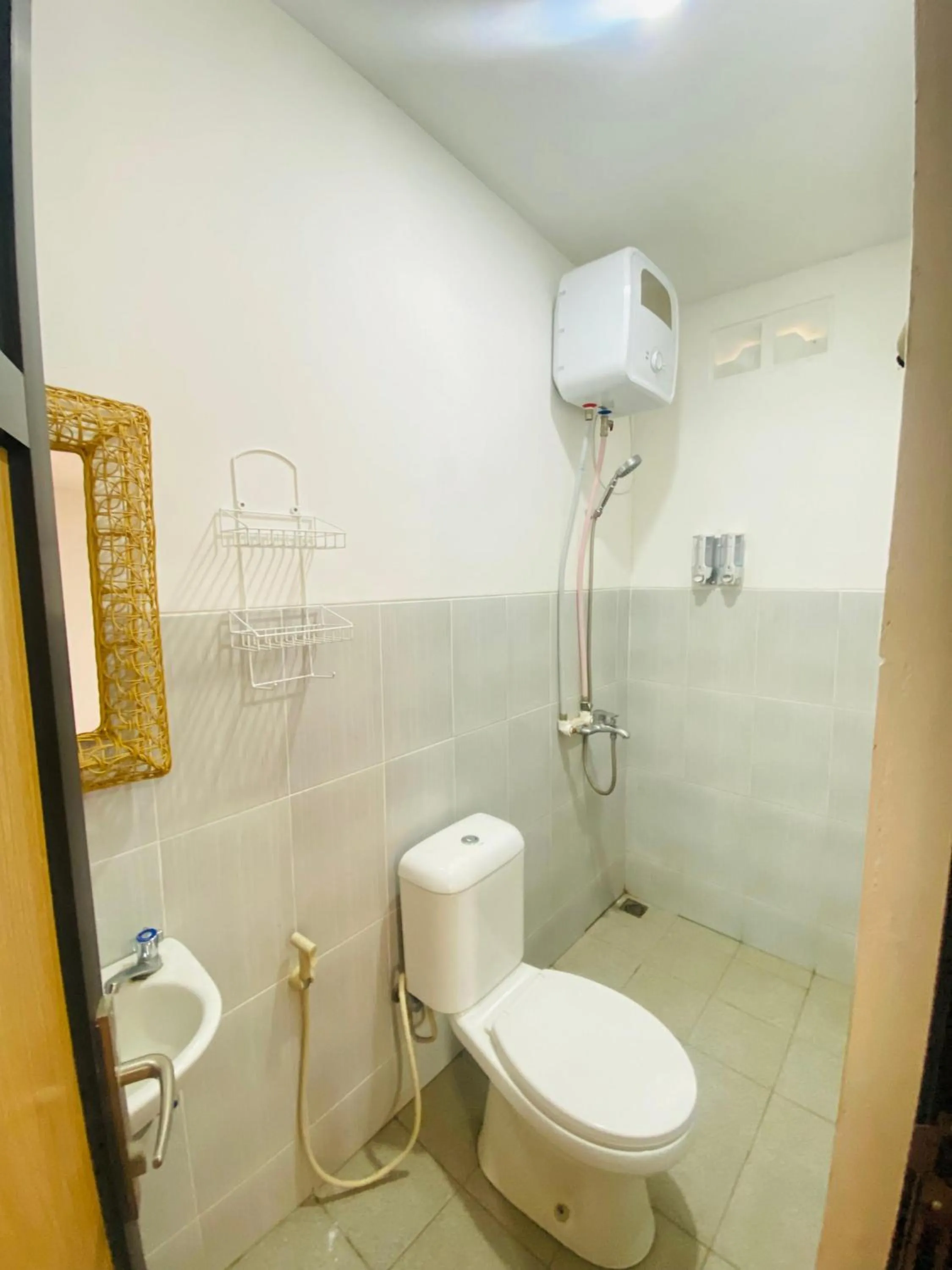 Bathroom in RedDoorz Syariah Near Wisata Durensewu Pandaan