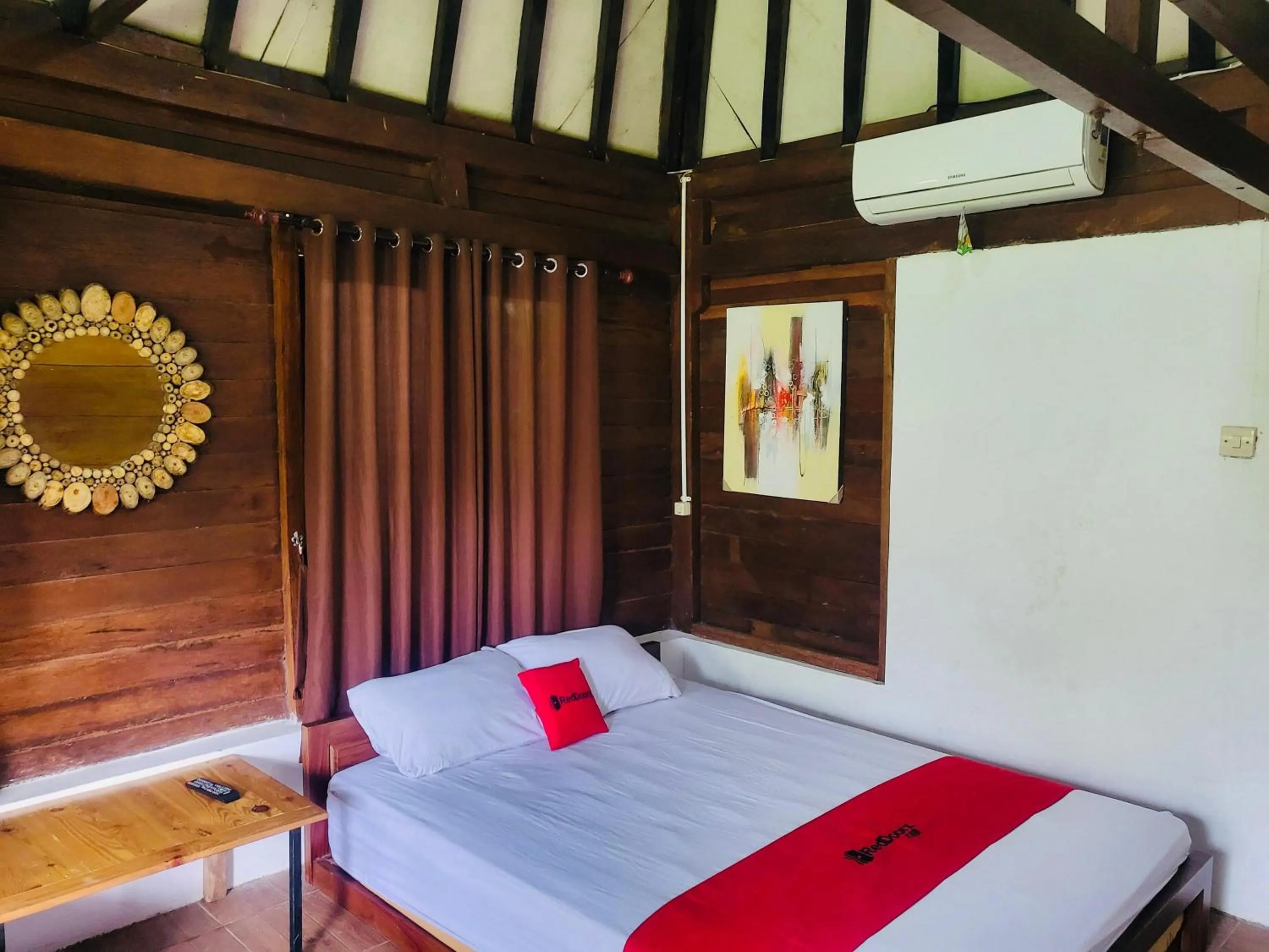 Bedroom, Bed in RedDoorz Syariah Near Wisata Durensewu Pandaan