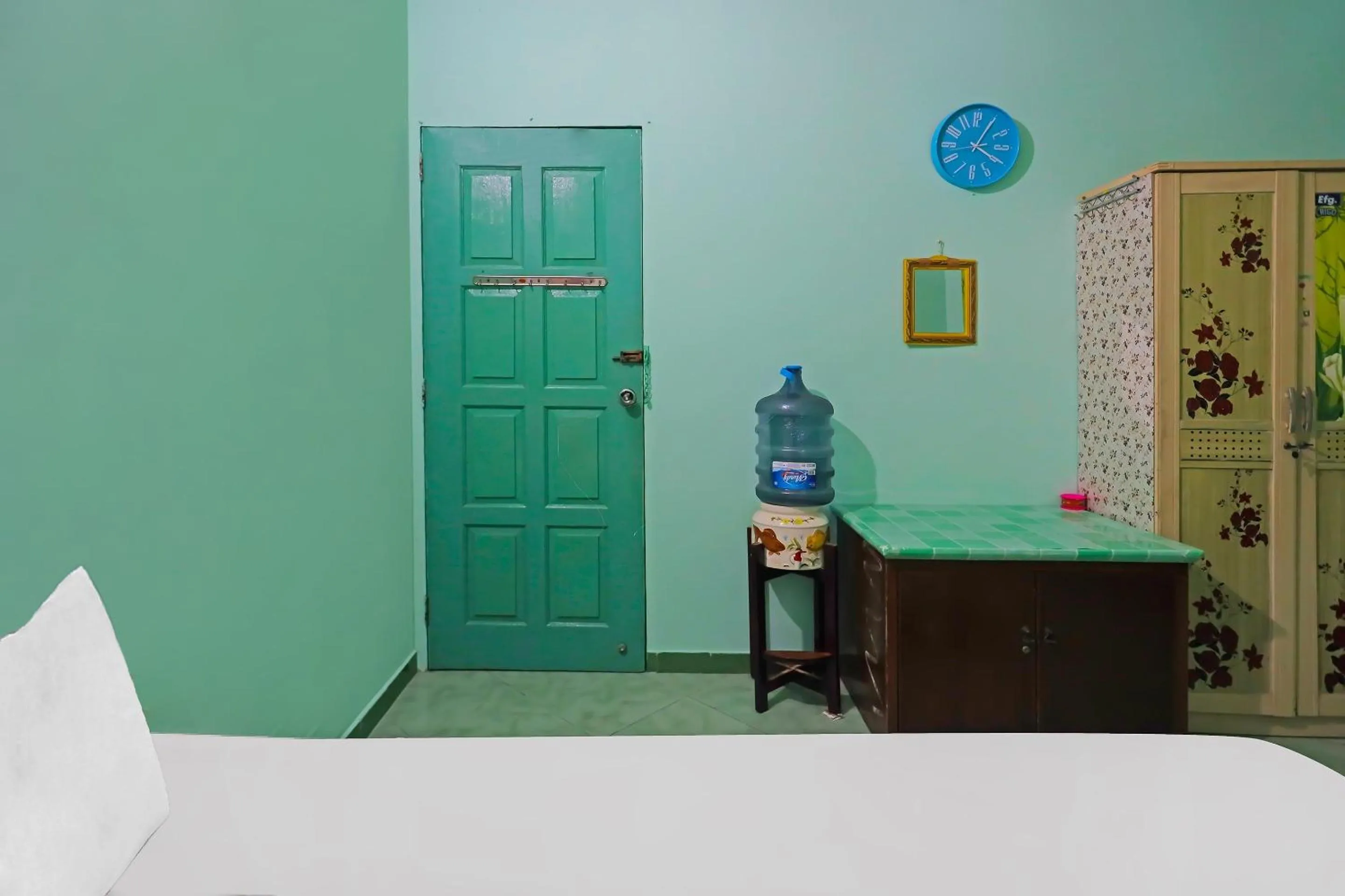 Bedroom, Bed in Hotel O Homestay Bude Sri