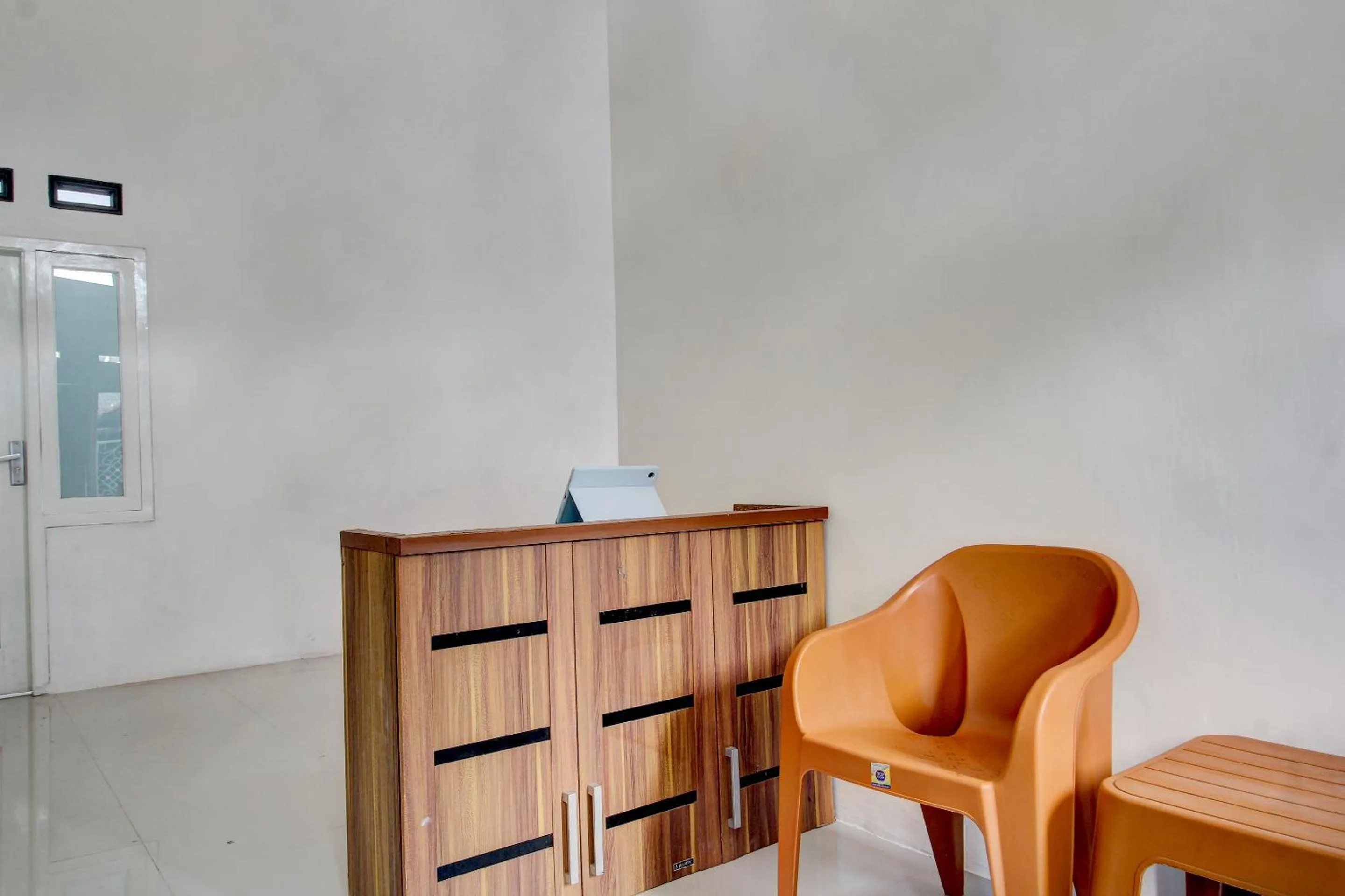 Lobby or reception in Hotel O Alif House Syariah 2