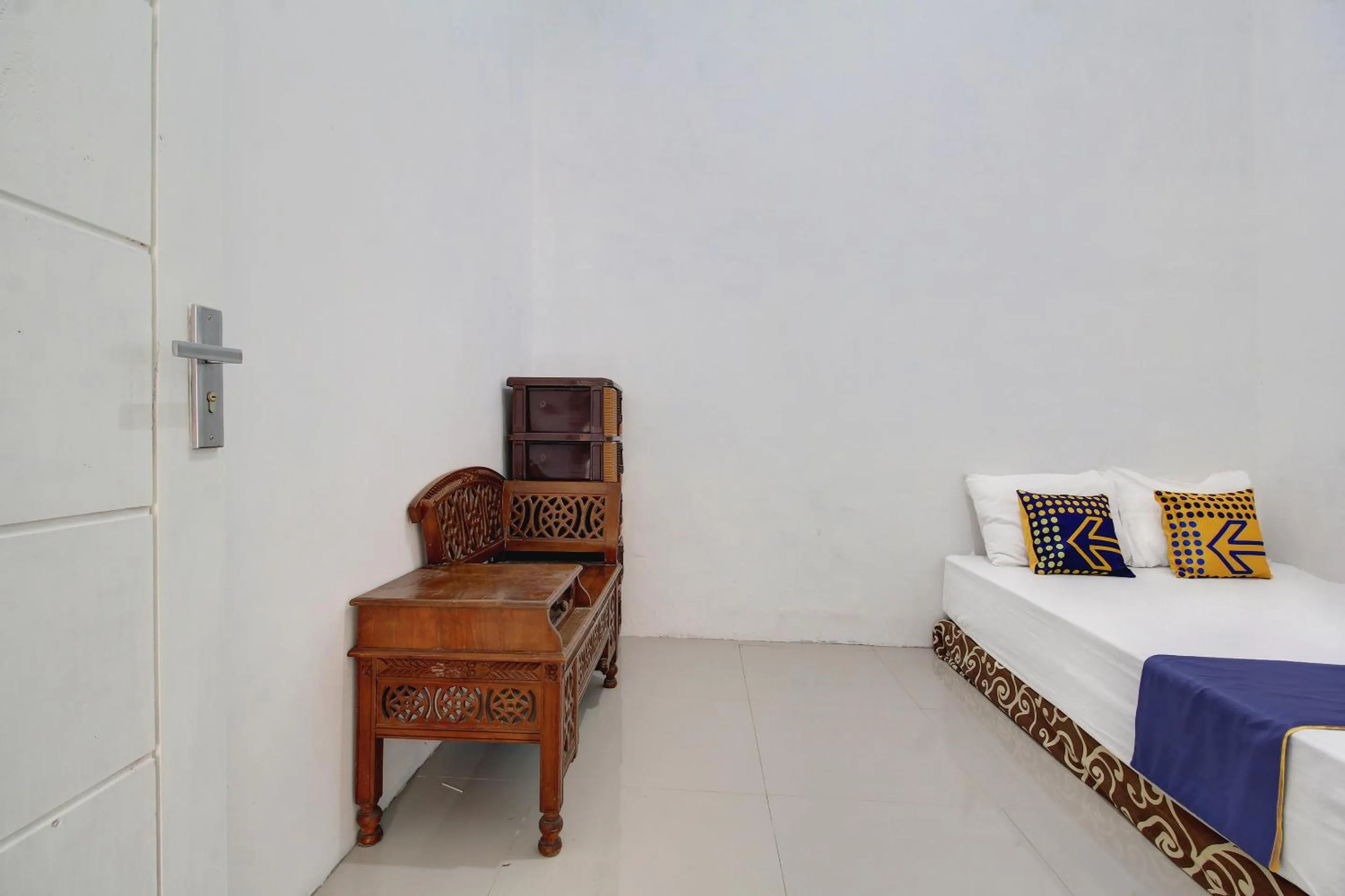 Bedroom, Bed in Hotel O Alif House Syariah 2