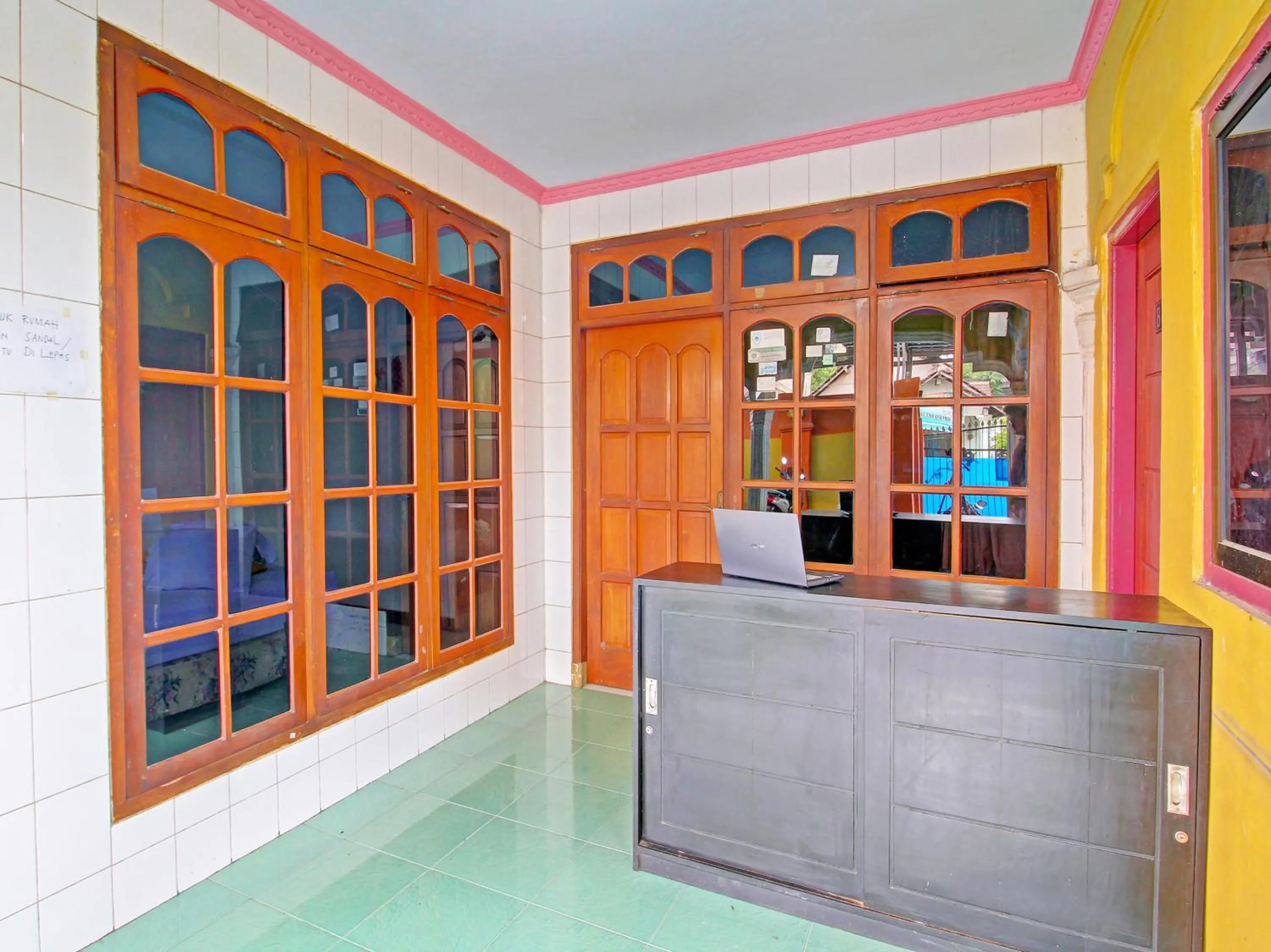 Lobby or reception in Hotel O Chikam House Syariah