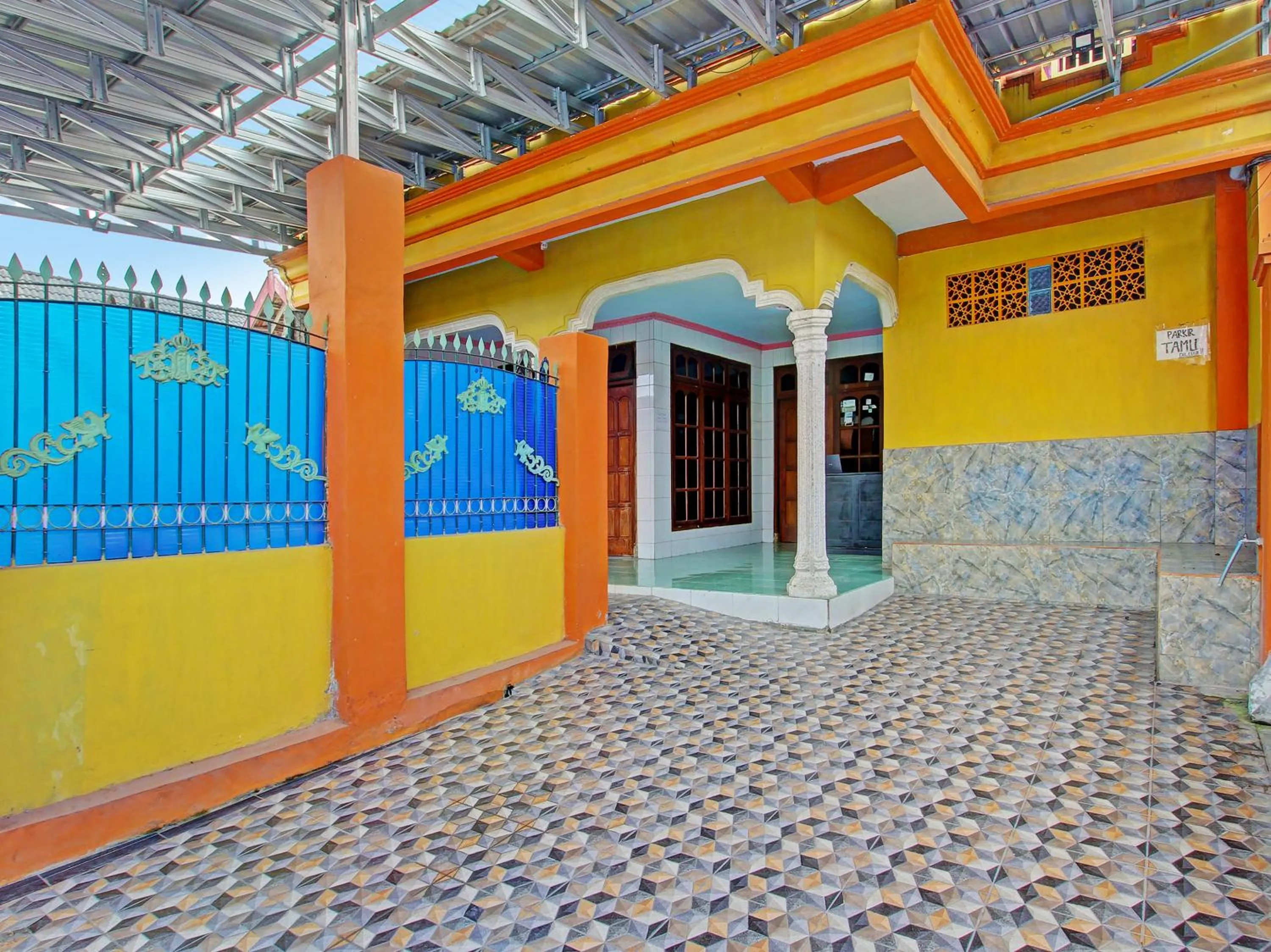 Area and facilities in Hotel O Chikam House Syariah