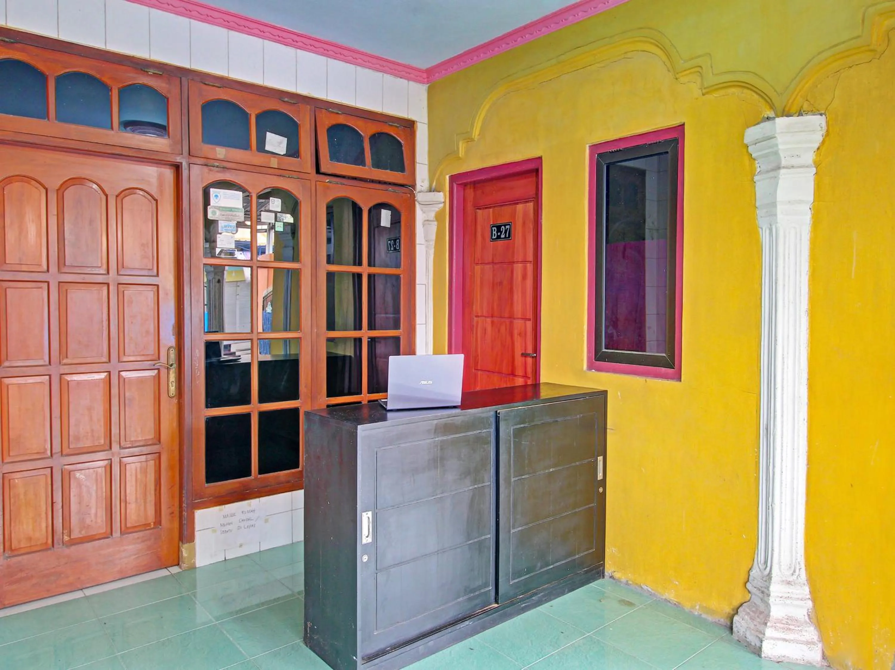 Lobby or reception in Hotel O Chikam House Syariah