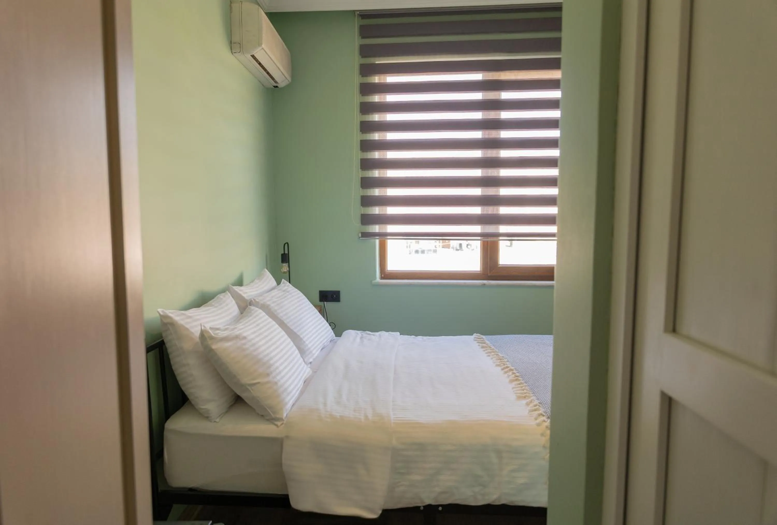 Photo of the whole room, Bed in Otel 57