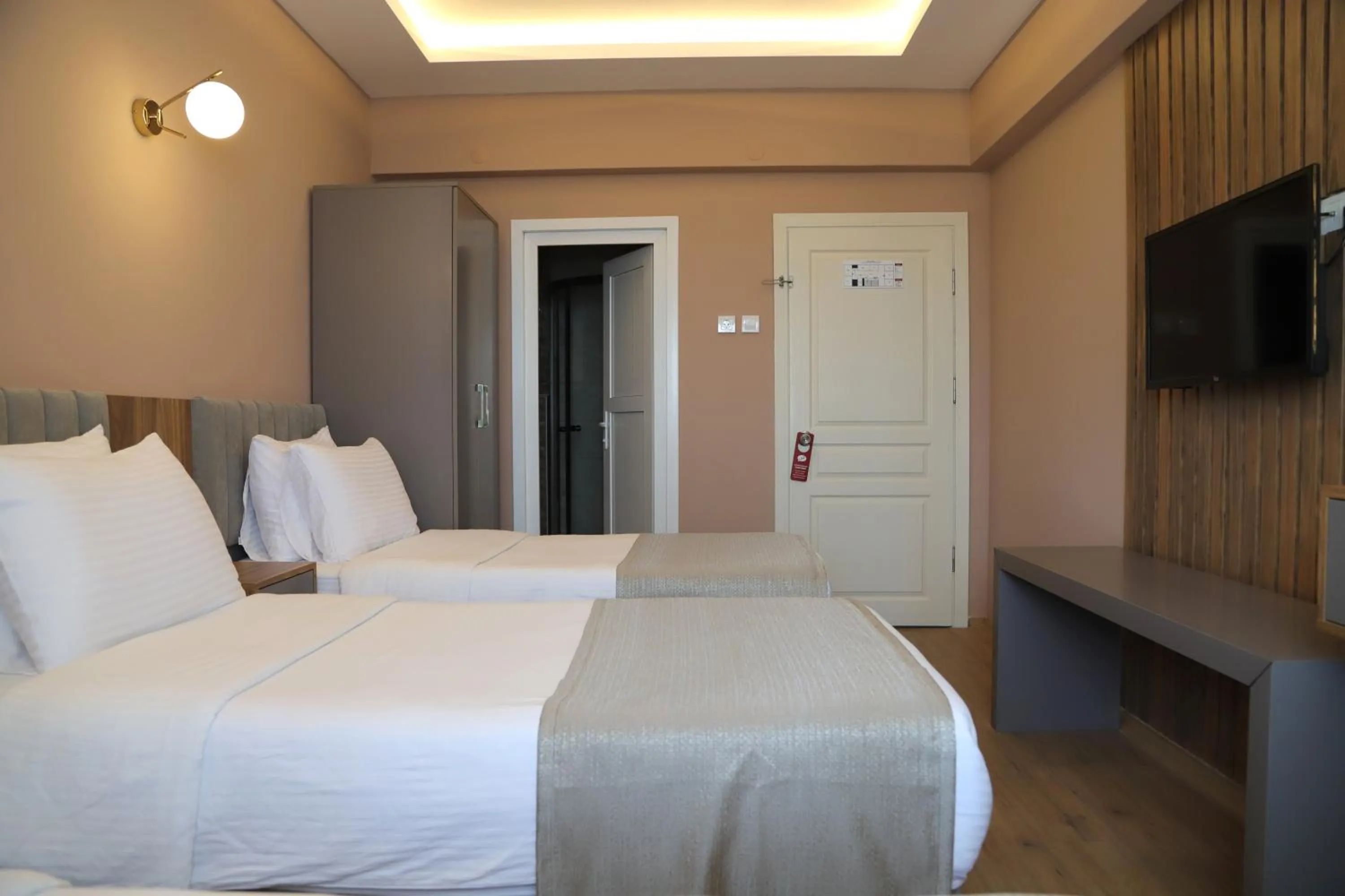 Photo of the whole room, Bed in Otel 57