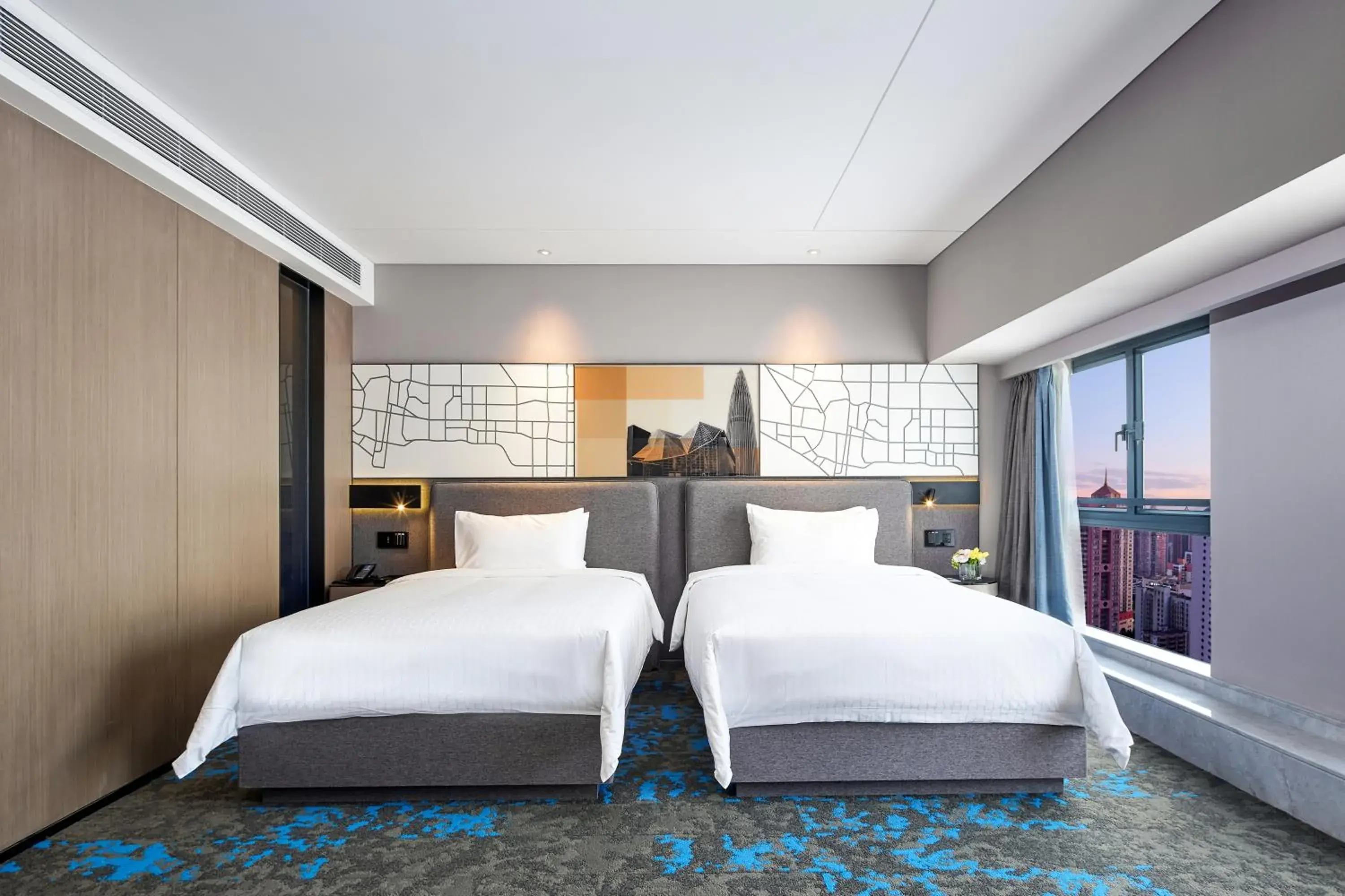 Comfort Twin Room in Hampton by Hilton Shenzhen Dongmen Comfort Twin Room in Hampton by Hilton Shenzhen Dongmen