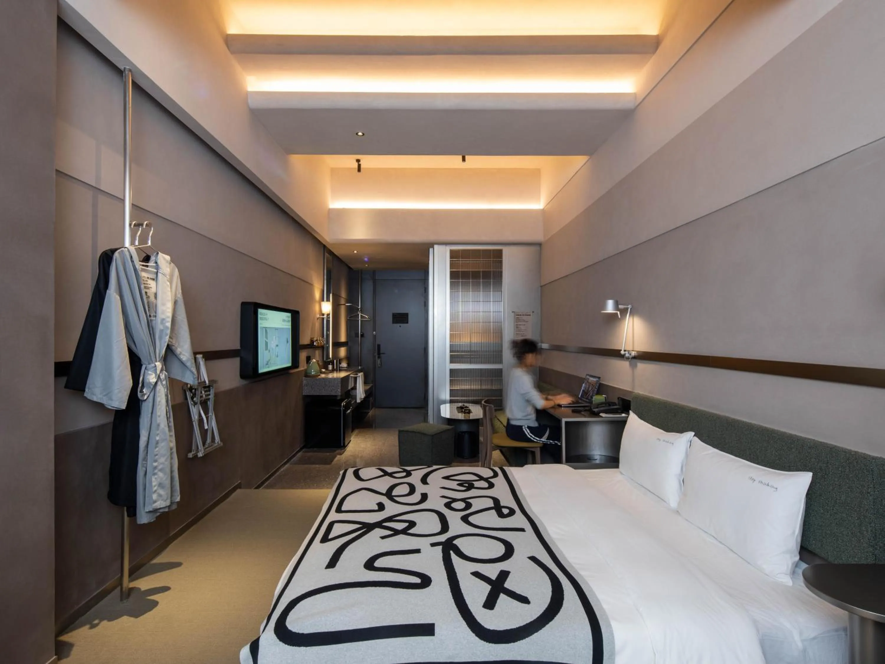 Bed in NOA Hotel SHENZHEN LUOHU