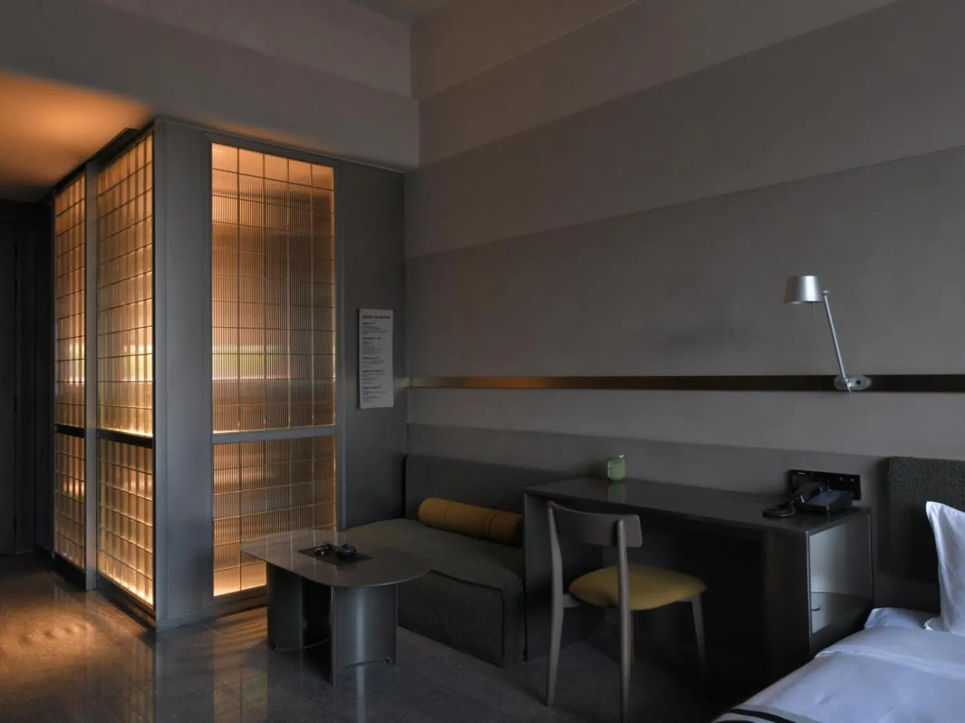 Bathroom, Bed in NOA Hotel SHENZHEN LUOHU