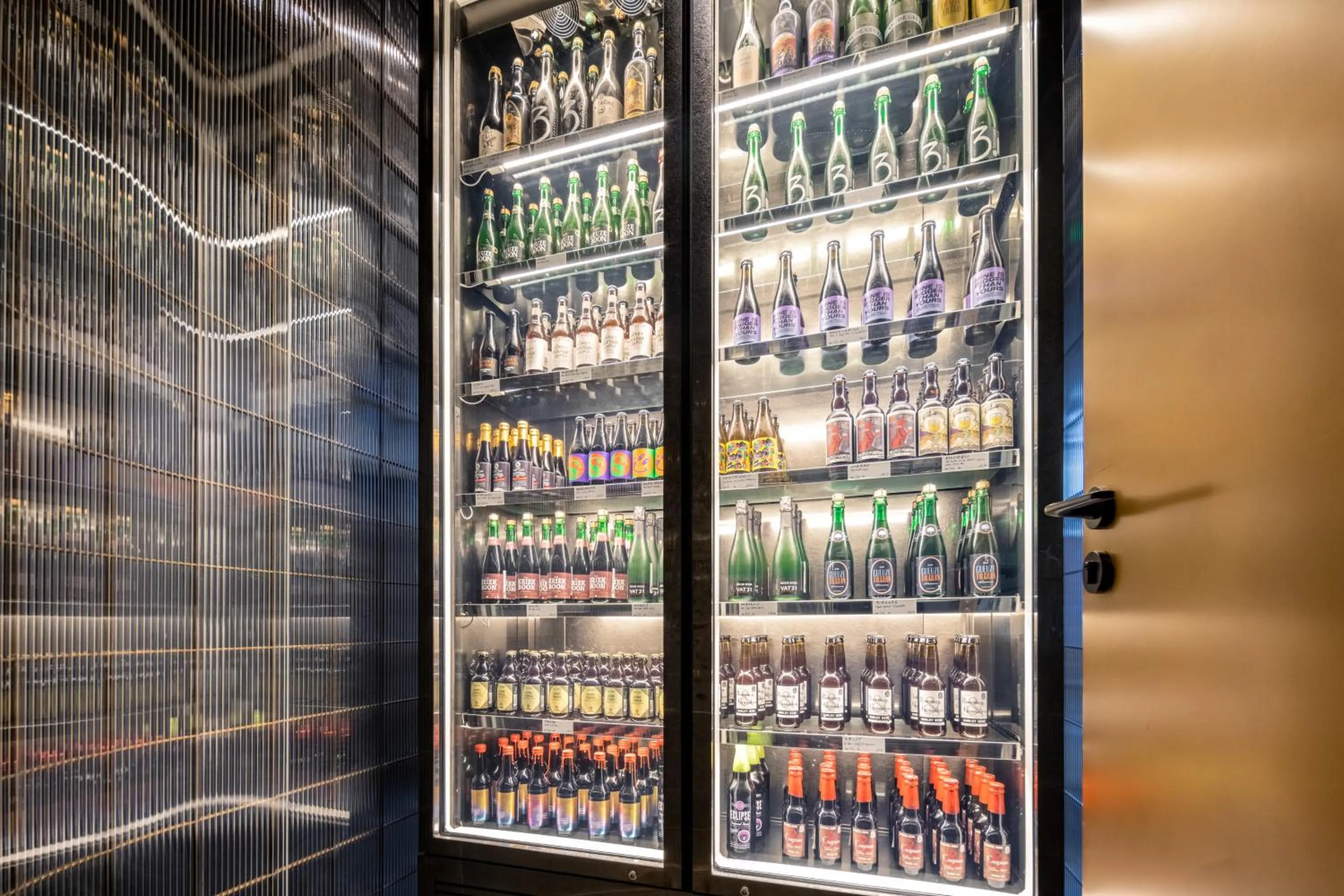 Restaurant/places to eat in NOA Hotel SHENZHEN LUOHU