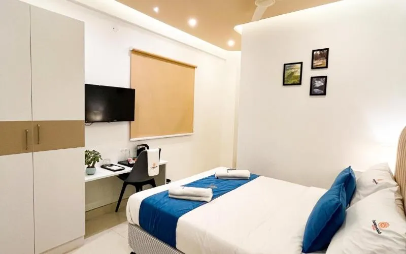 Bed in Easternwoods Hotels