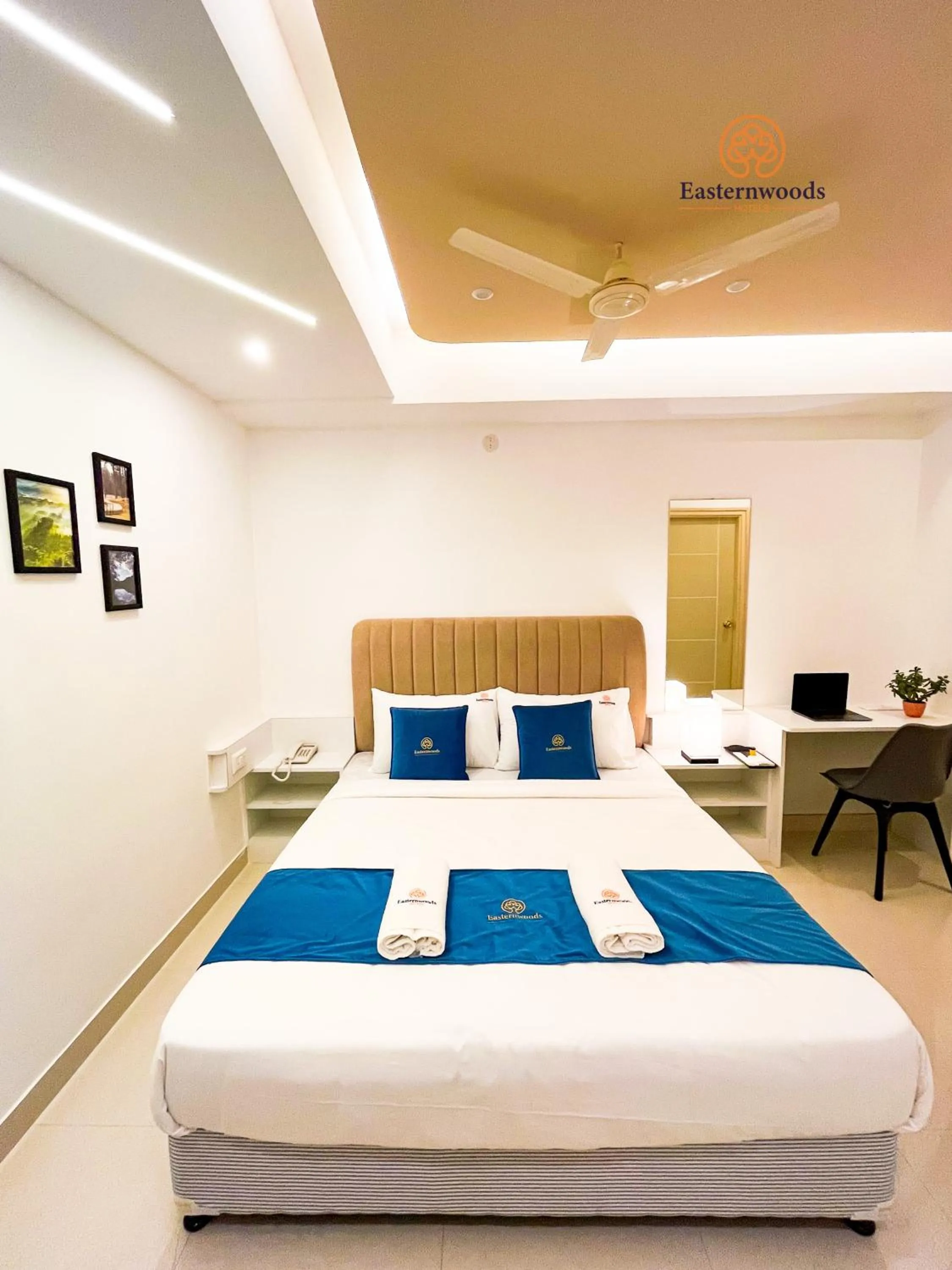 Bed in Easternwoods Hotels