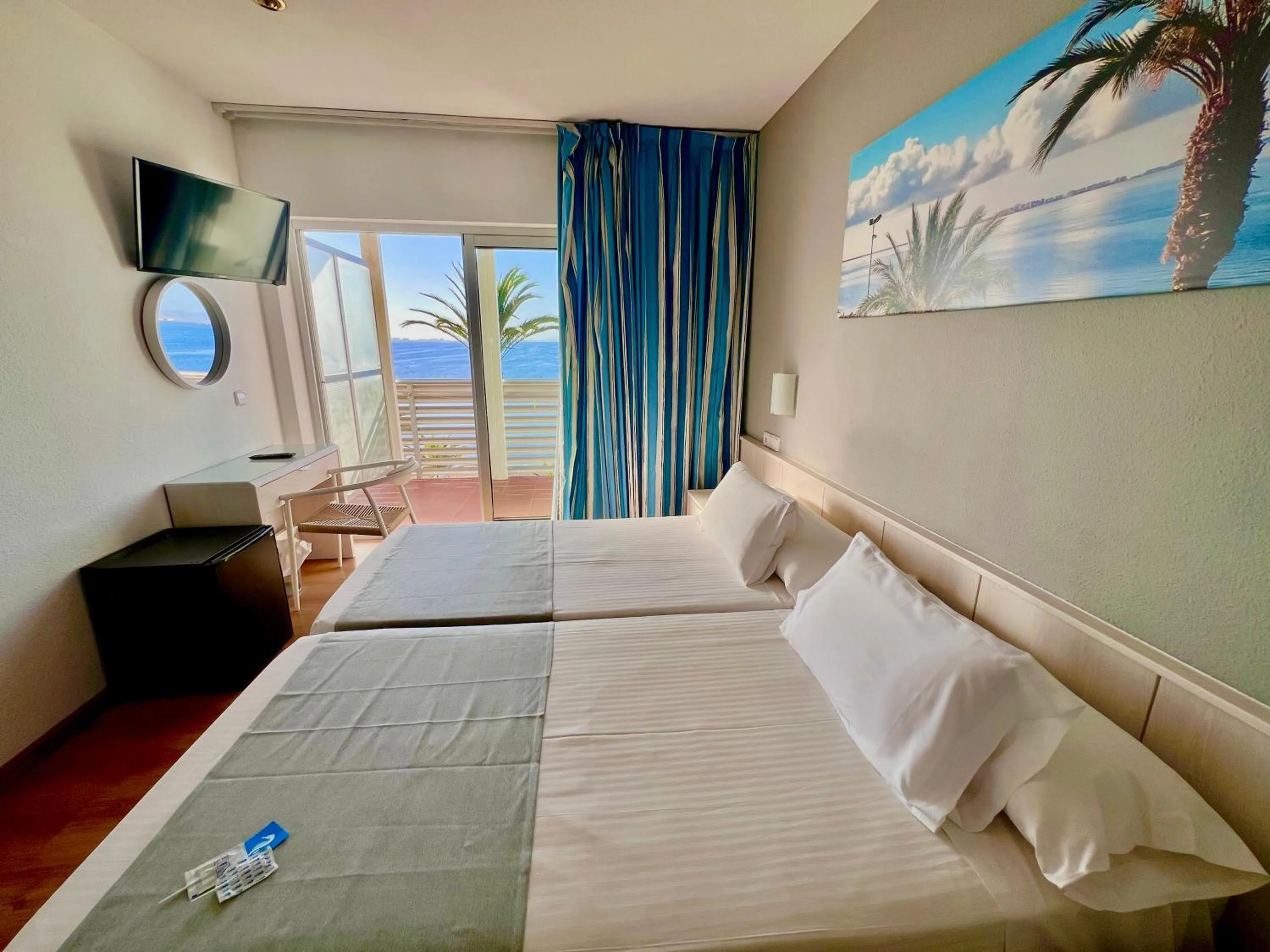 Single Room with Sea View in Hotel Neptuno