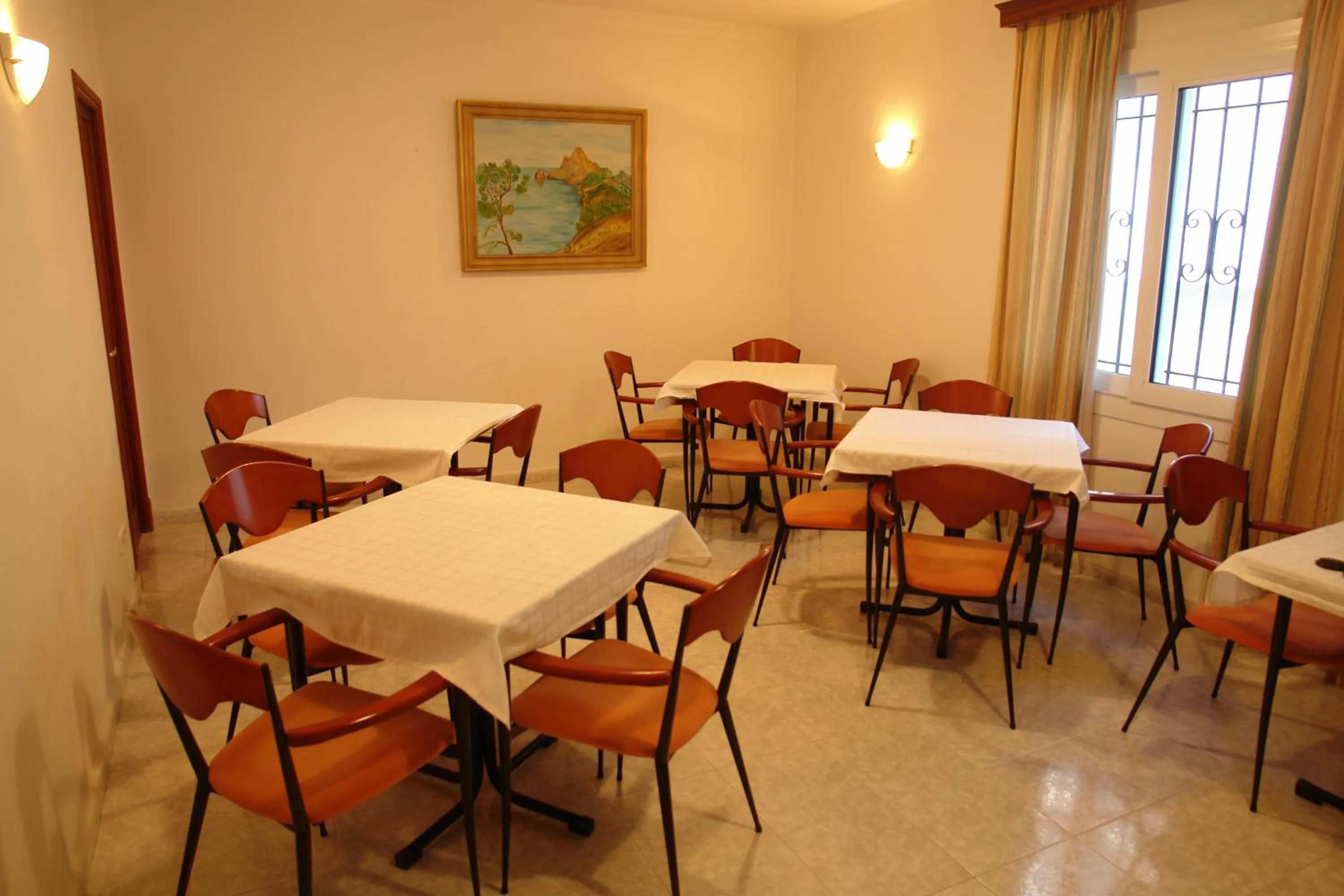 Restaurant/places to eat in Hostal San Francisco