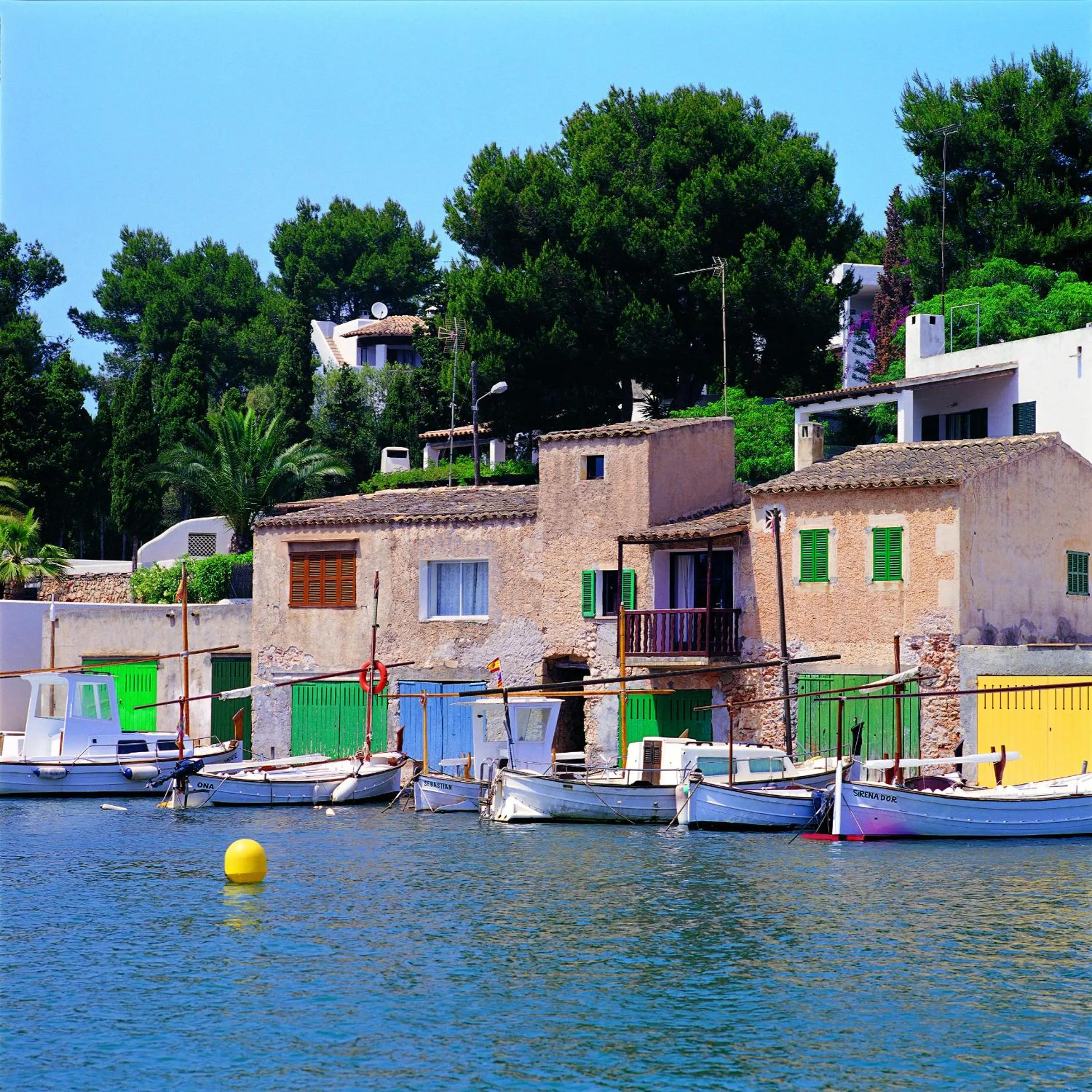 Property building in Hostal San Francisco