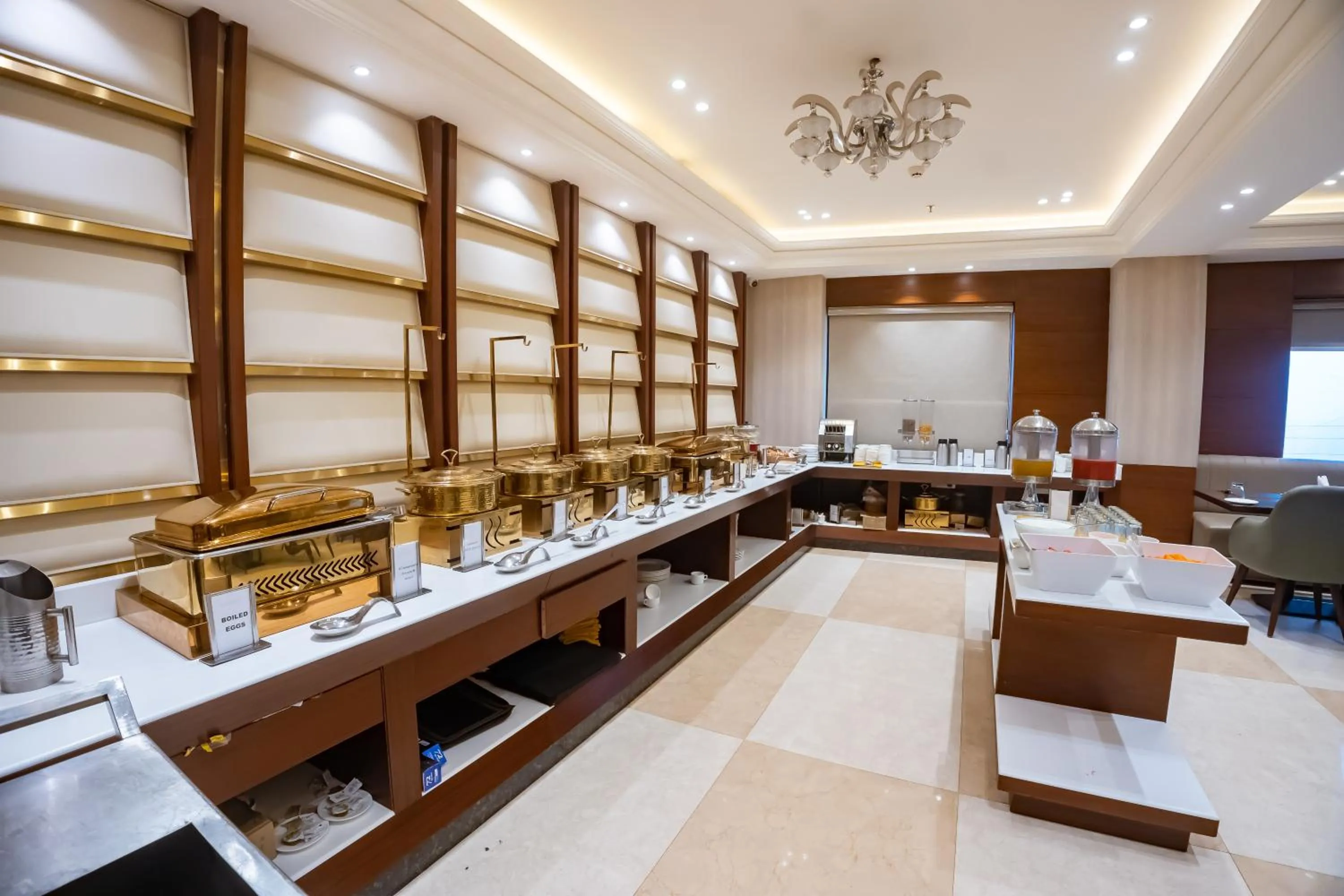 Restaurant/places to eat in Arcadia Hotel