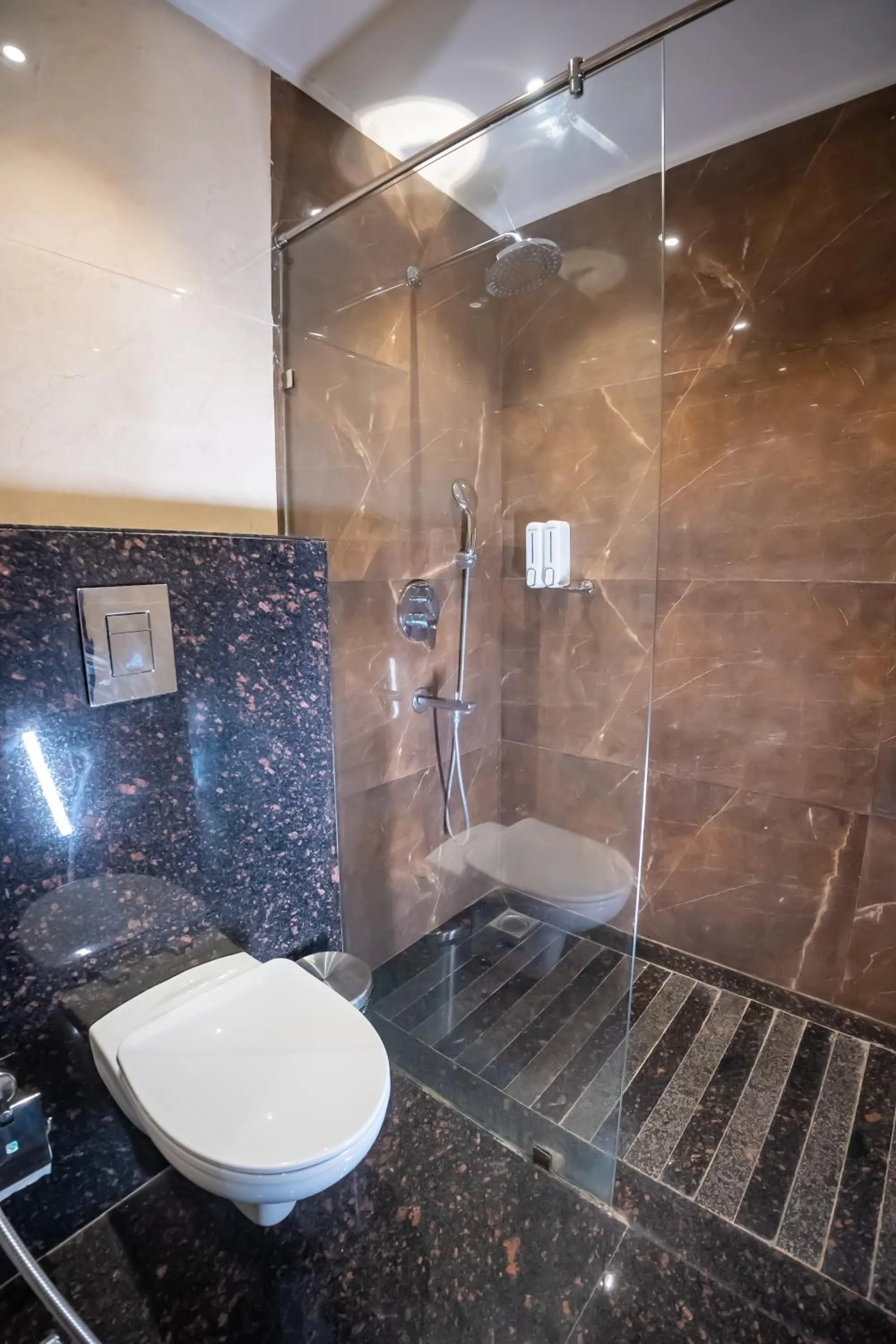 Shower in Arcadia Hotel