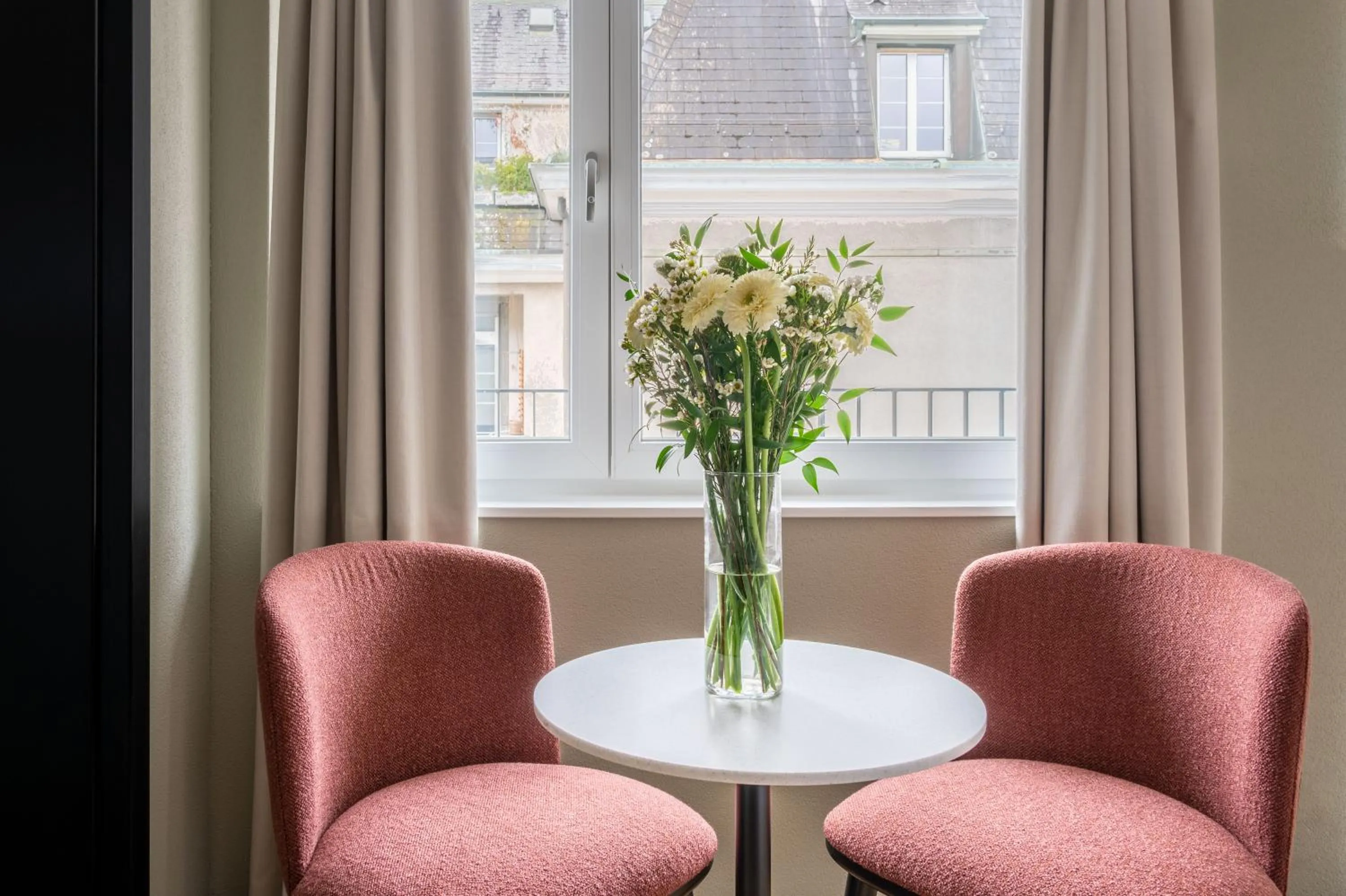 Dining area in Numa Zurich Craft