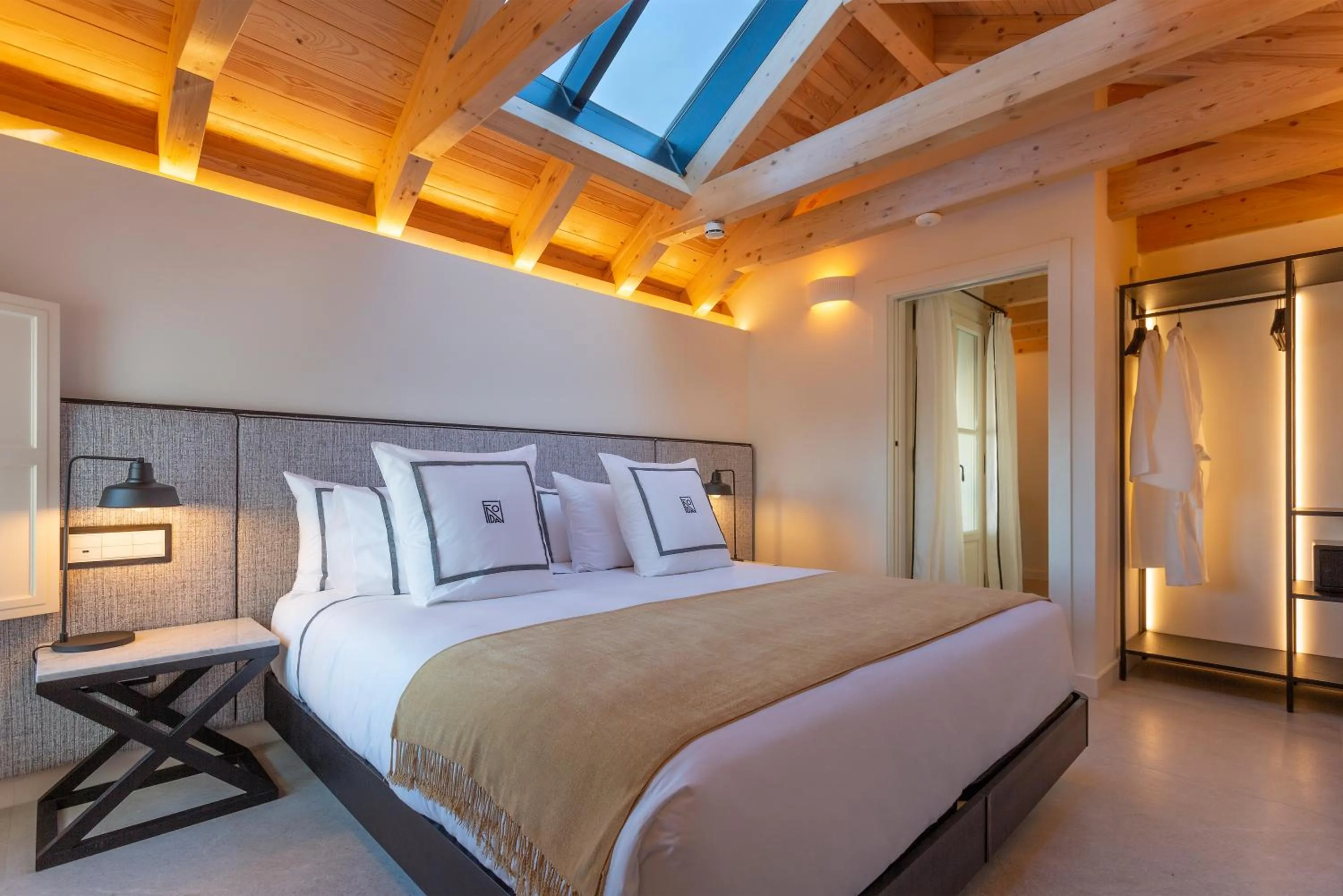 Bedroom, Bed in La Fonda Heritage Hotel Luxury, Relais & Châteaux