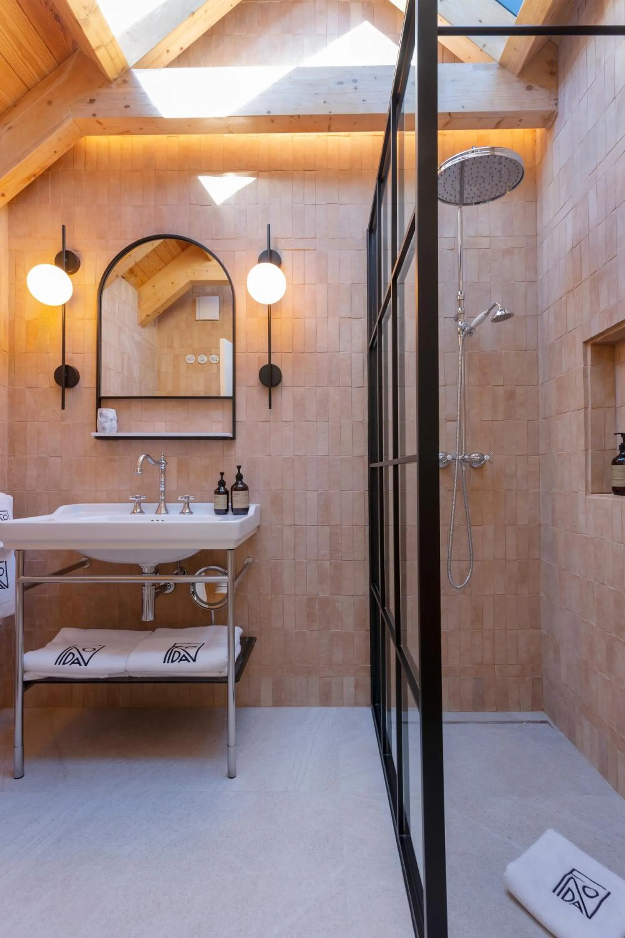 Bathroom in La Fonda Heritage Hotel Luxury, Relais & Châteaux