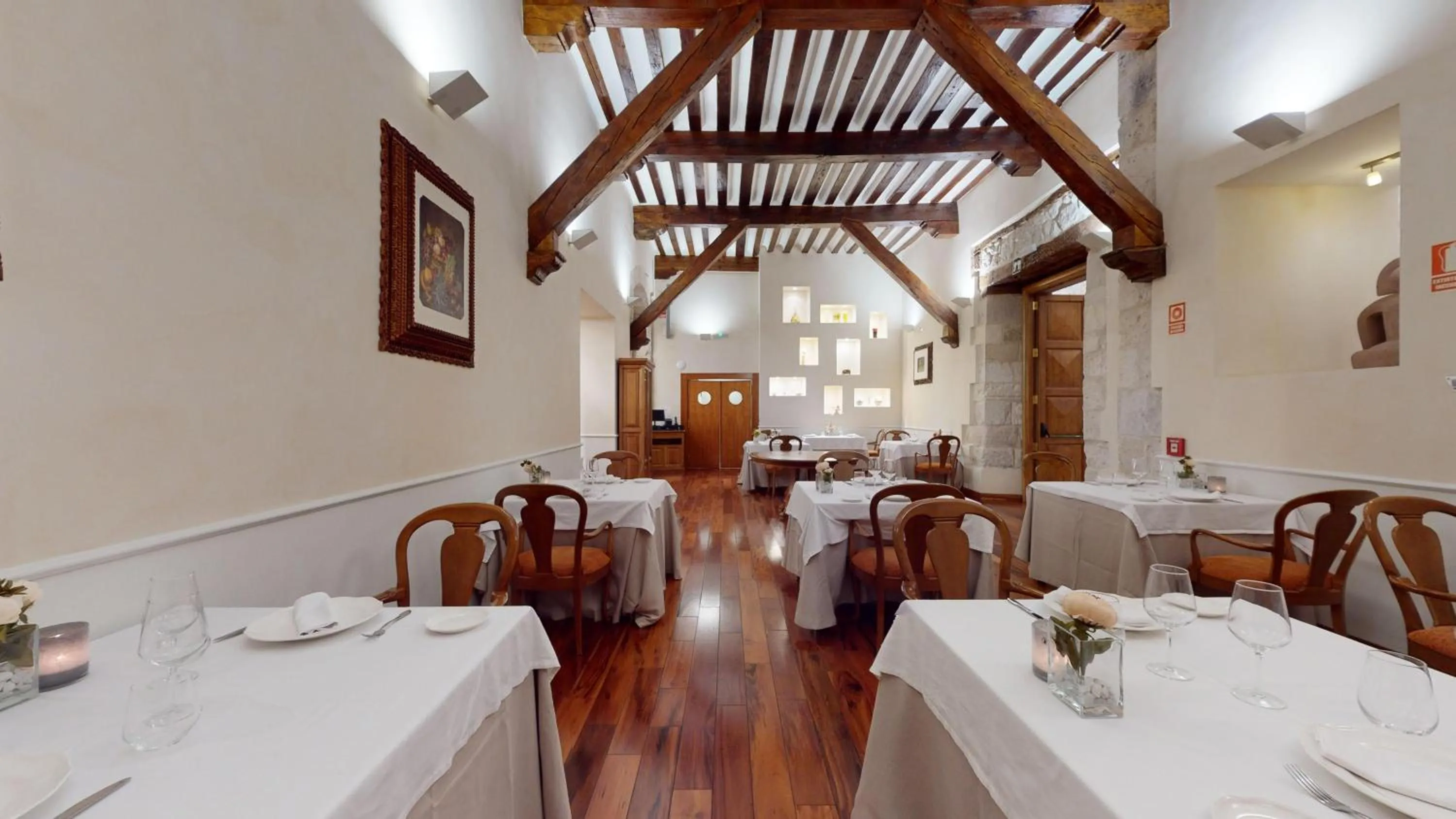 Restaurant/places to eat in AZZ Peñafiel Las Claras Hotel & Spa