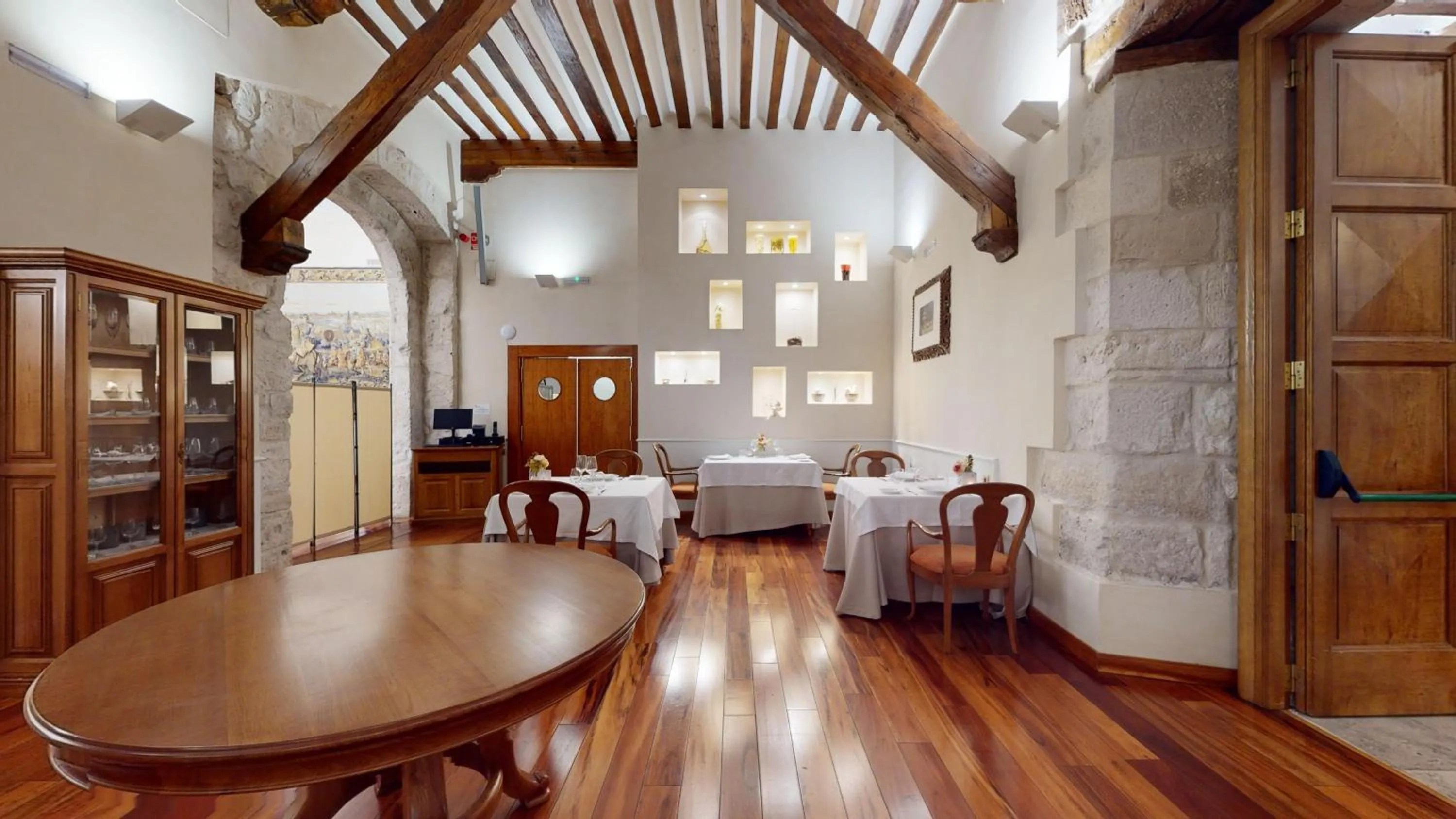 Restaurant/places to eat in AZZ Peñafiel Las Claras Hotel & Spa