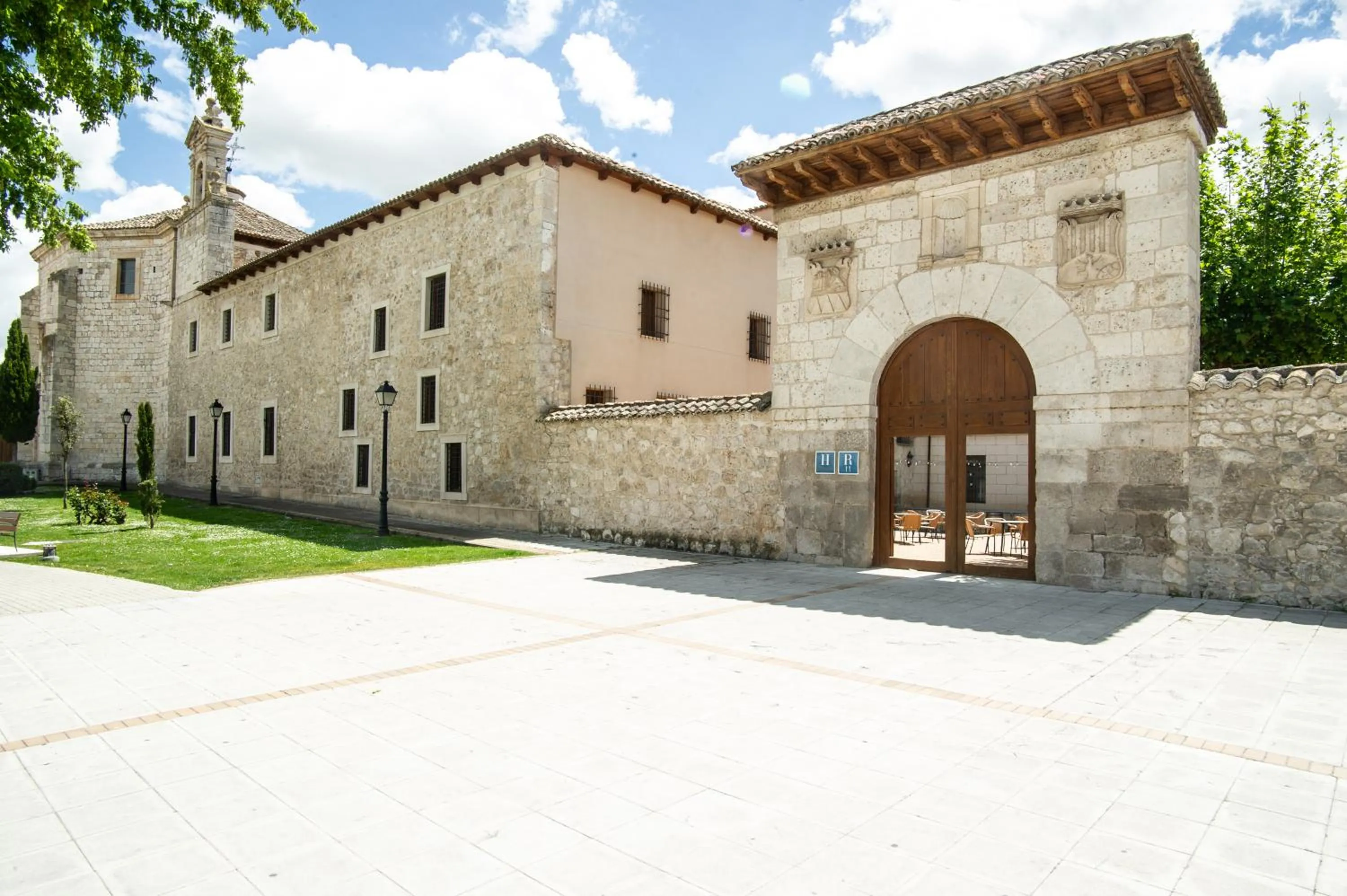 Property building in AZZ Peñafiel Las Claras Hotel & Spa