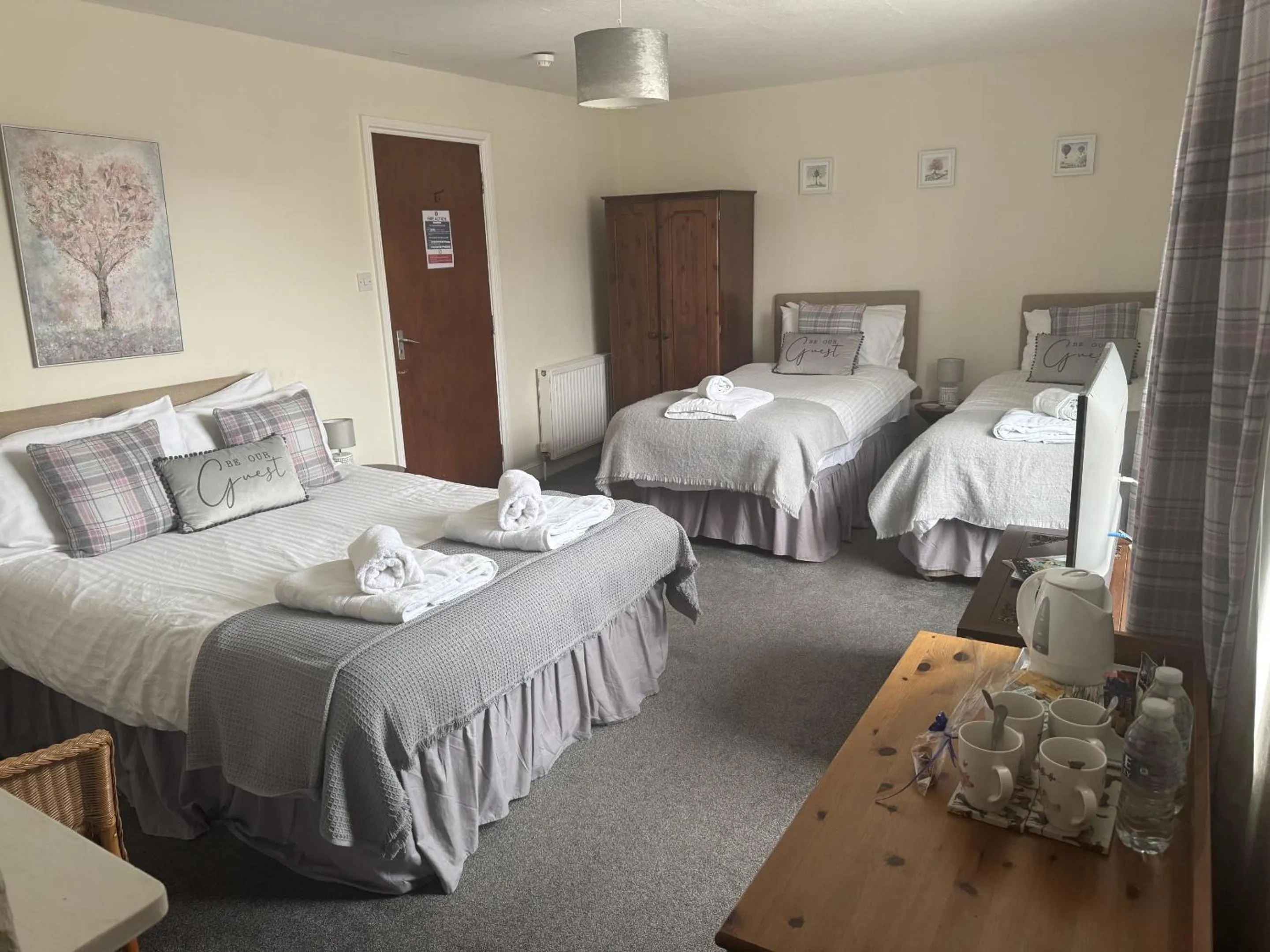 Bedroom, Bed in Thorverton Arms