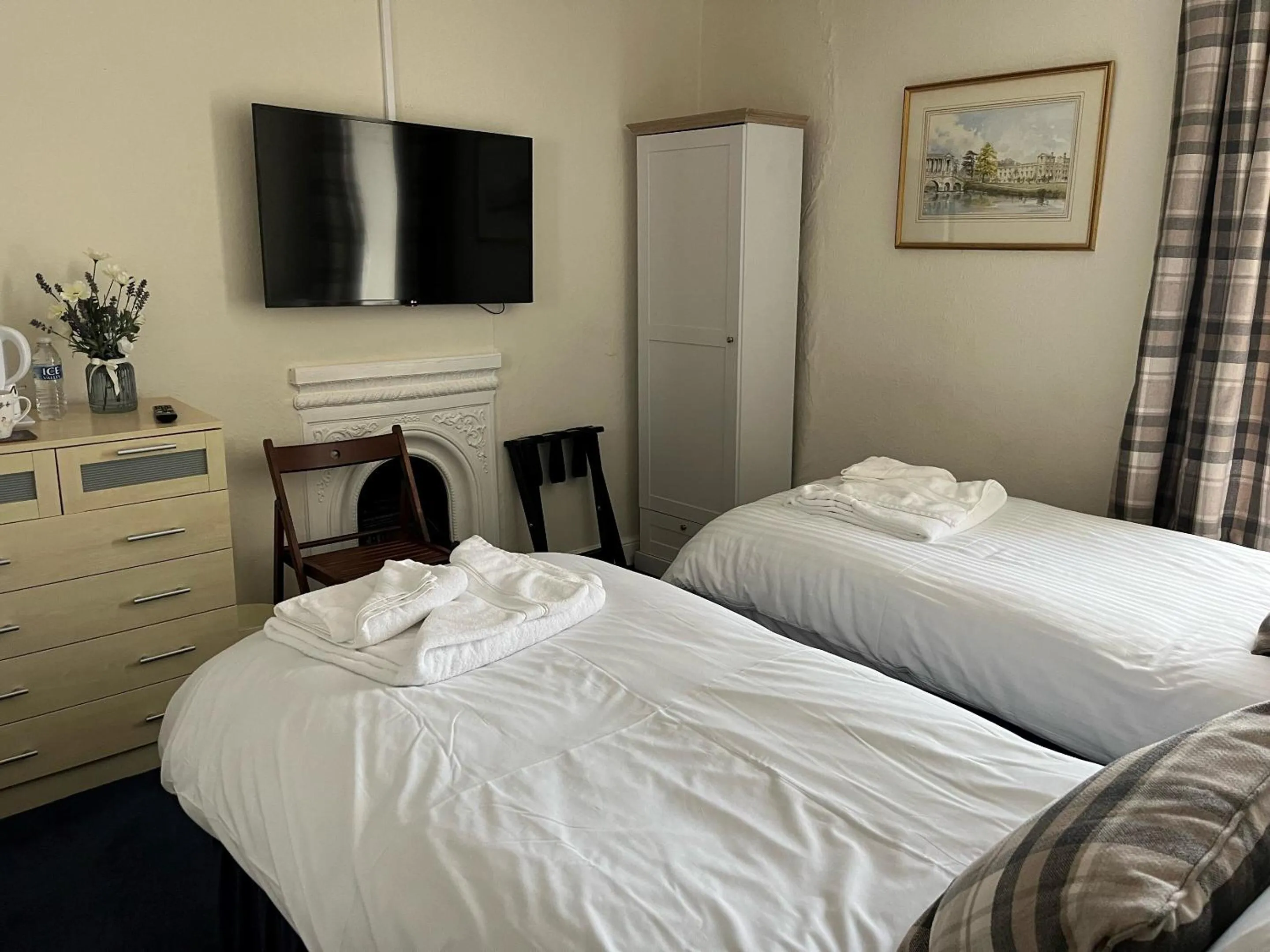 Bedroom, Bed in Thorverton Arms