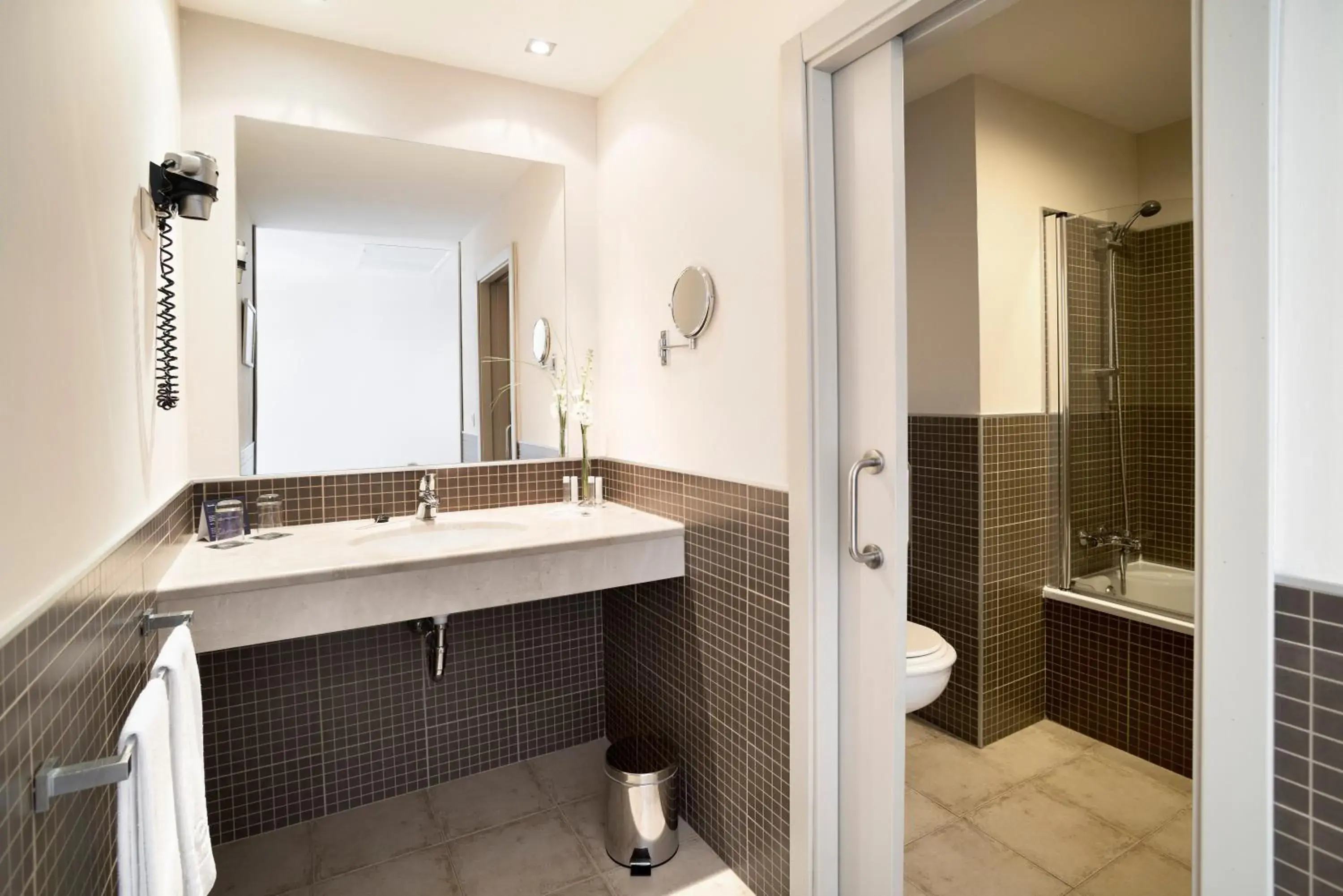 Superior Double Room with View (2 Adults + 1 Child) in Barceló Punta Umbría Beach Resort Superior Double Room with View (2 Adults + 1 Child) in Barceló Punta Umbría Beach Resort