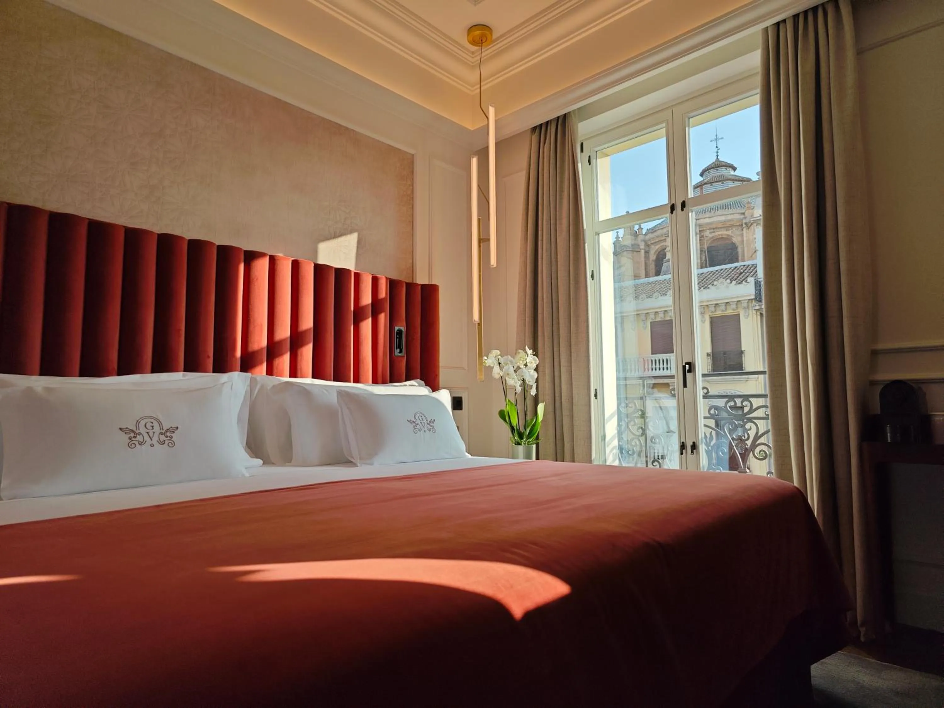 Bed in Palacio Gran Vía, a Royal Hideaway Hotel