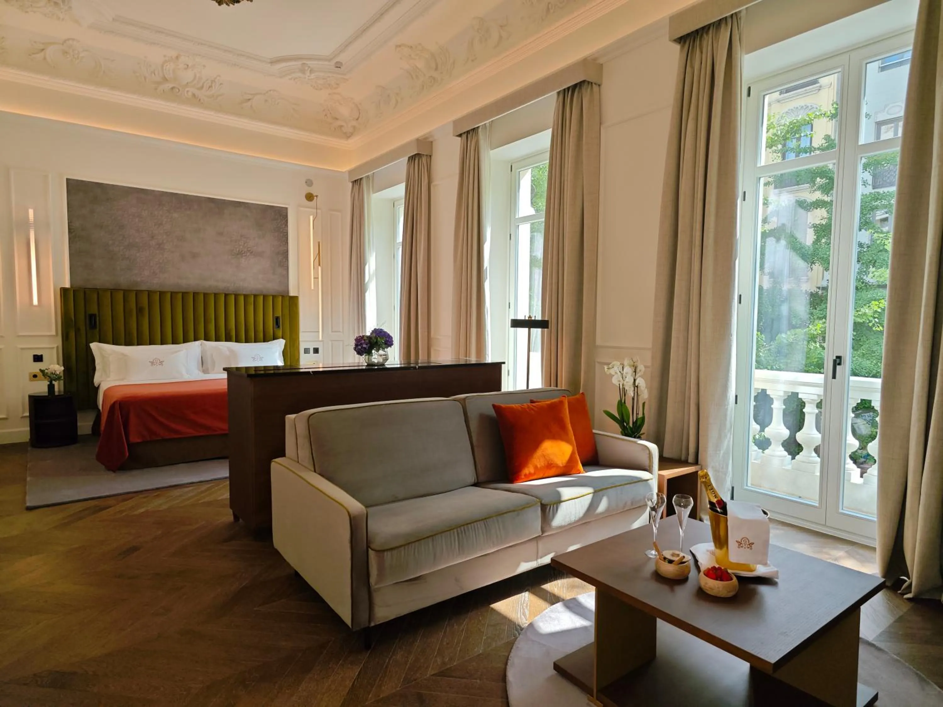 Bed in Palacio Gran Vía, a Royal Hideaway Hotel