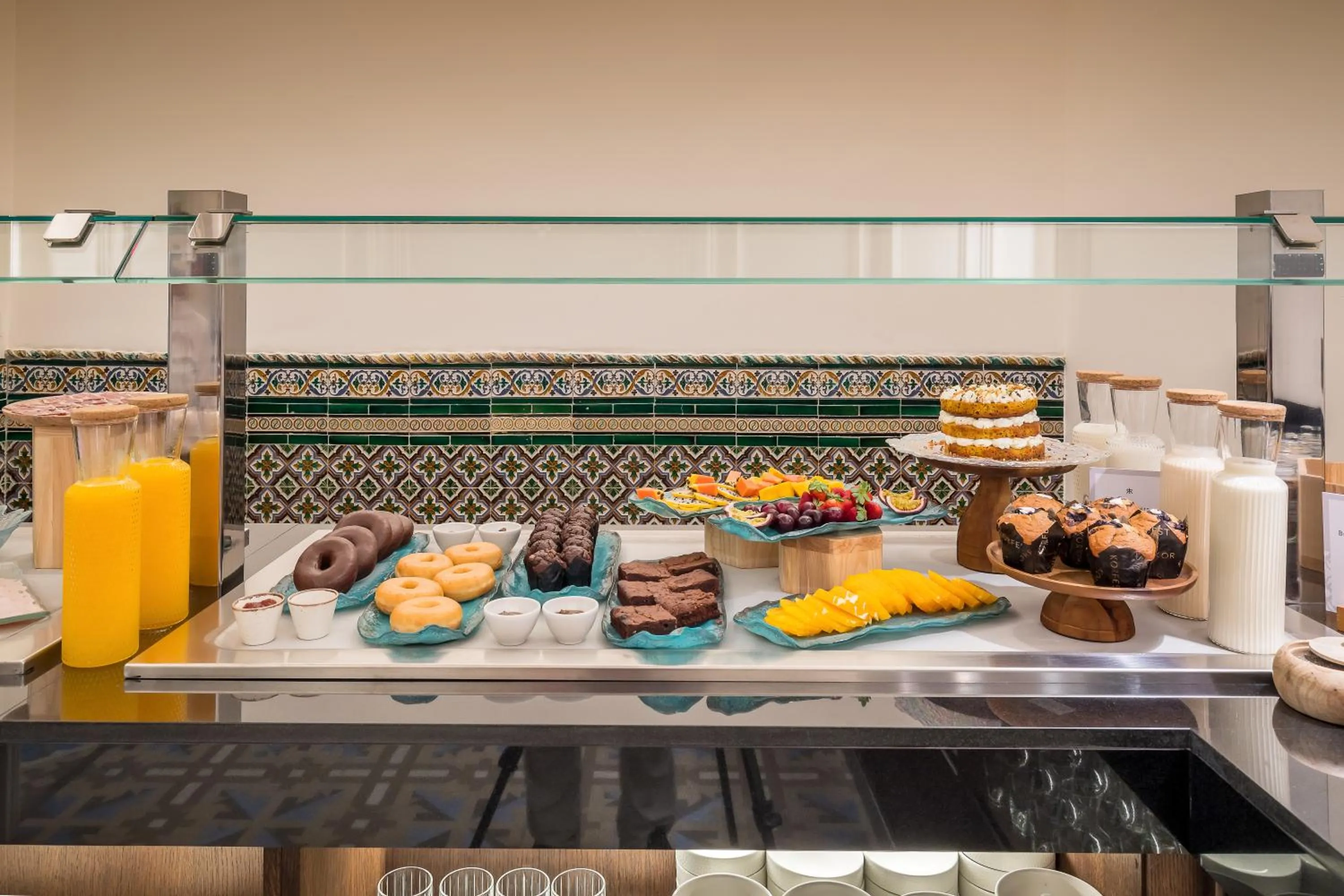 Food and drinks in Palacio Gran Vía, a Royal Hideaway Hotel