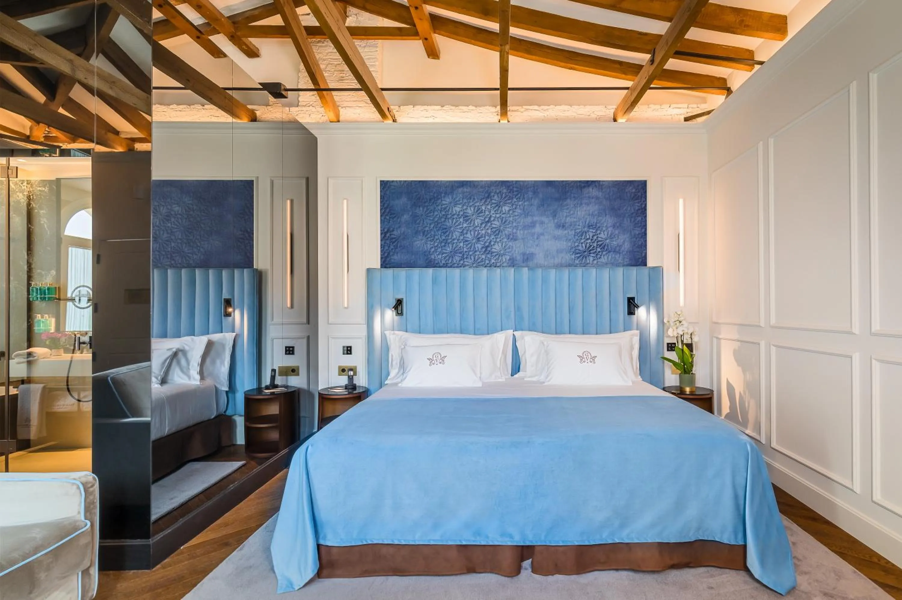 Bed in Palacio Gran Vía, a Royal Hideaway Hotel