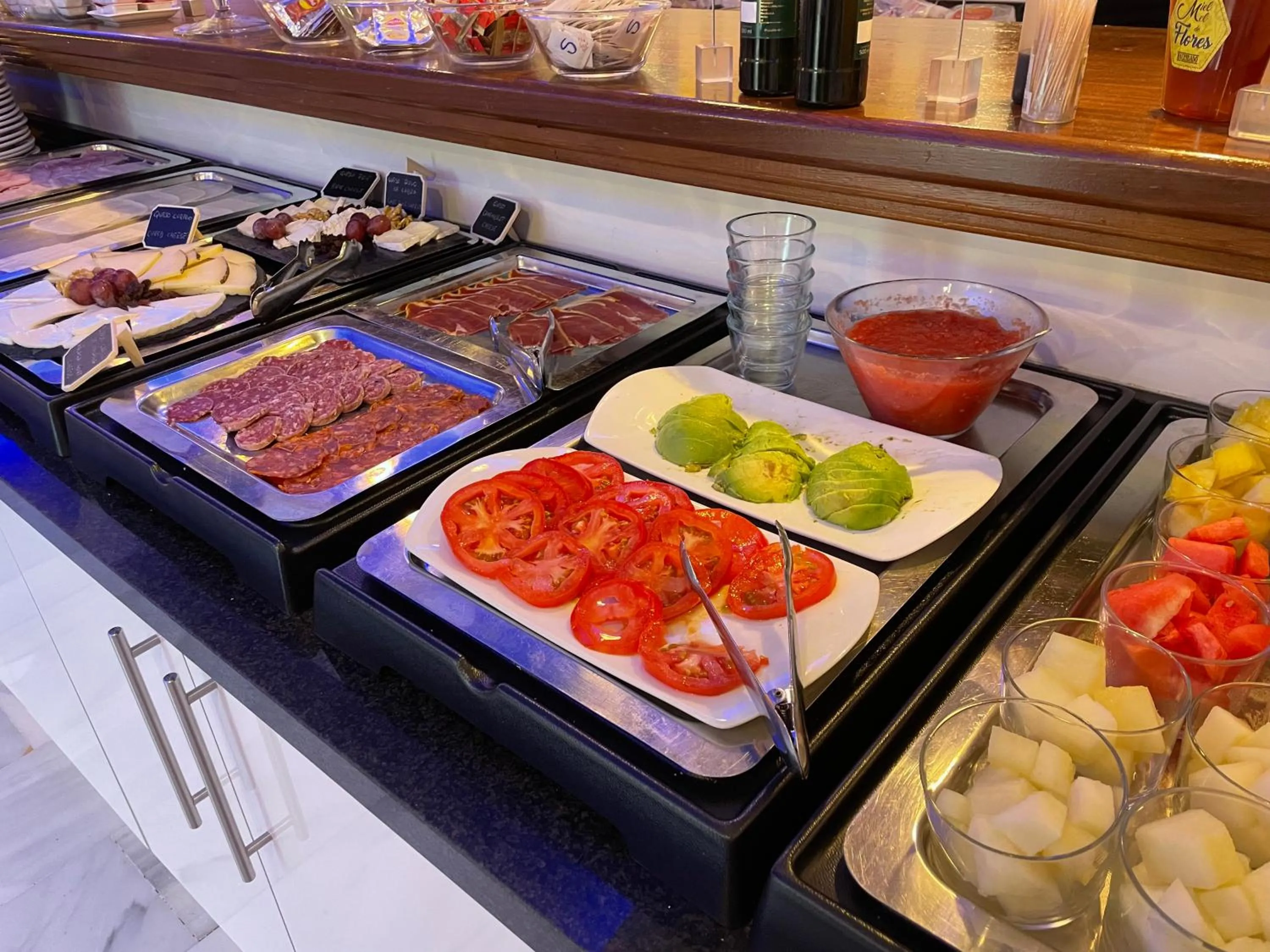 Breakfast in Hotel Plaza Cavana