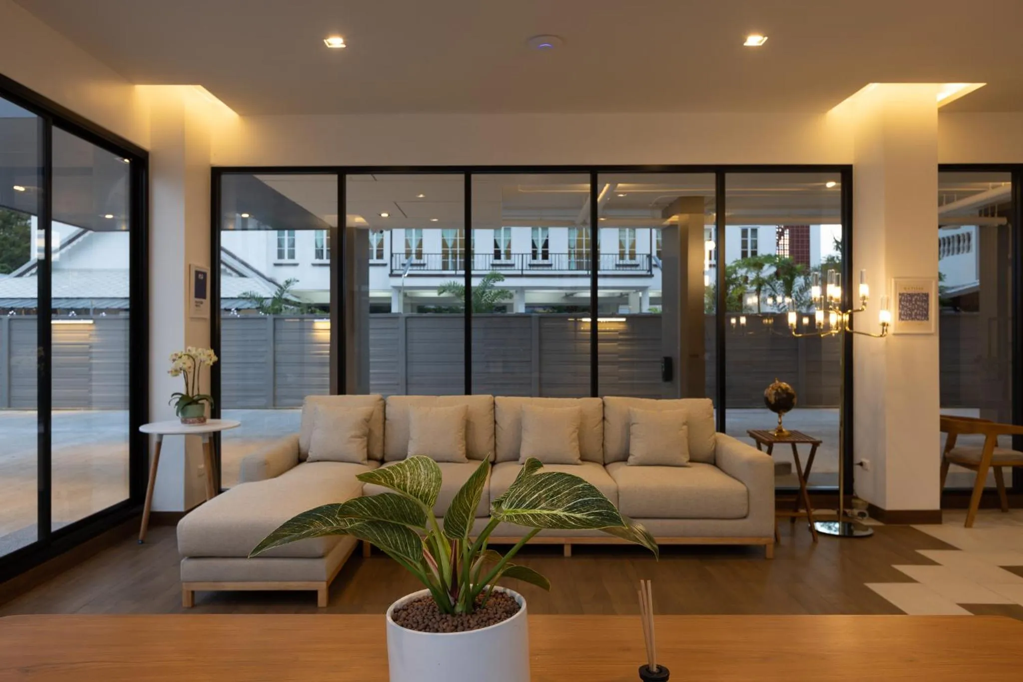 Lobby or reception in AMIRI PLACE HOTEL