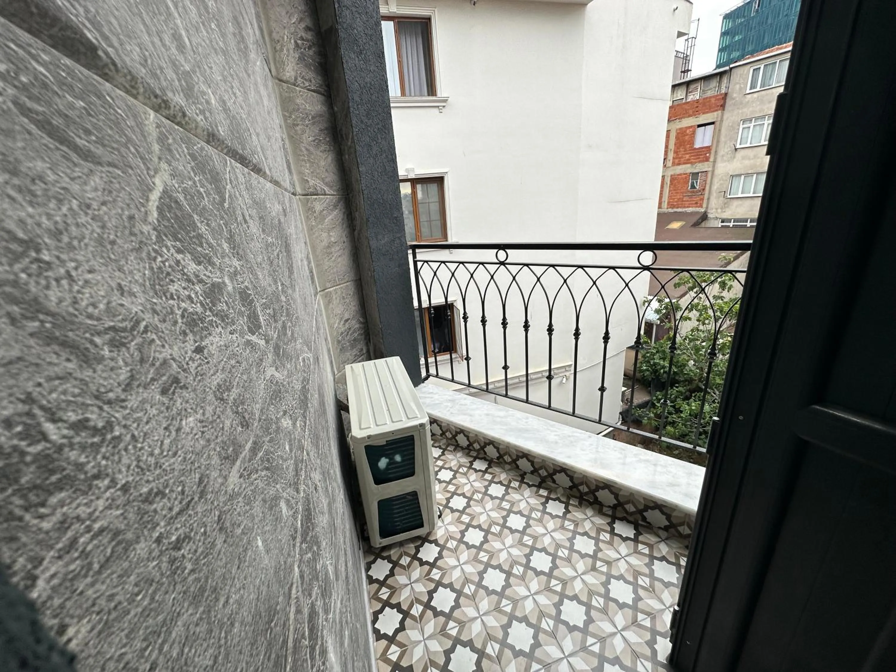 Day in Rose Plus Residence