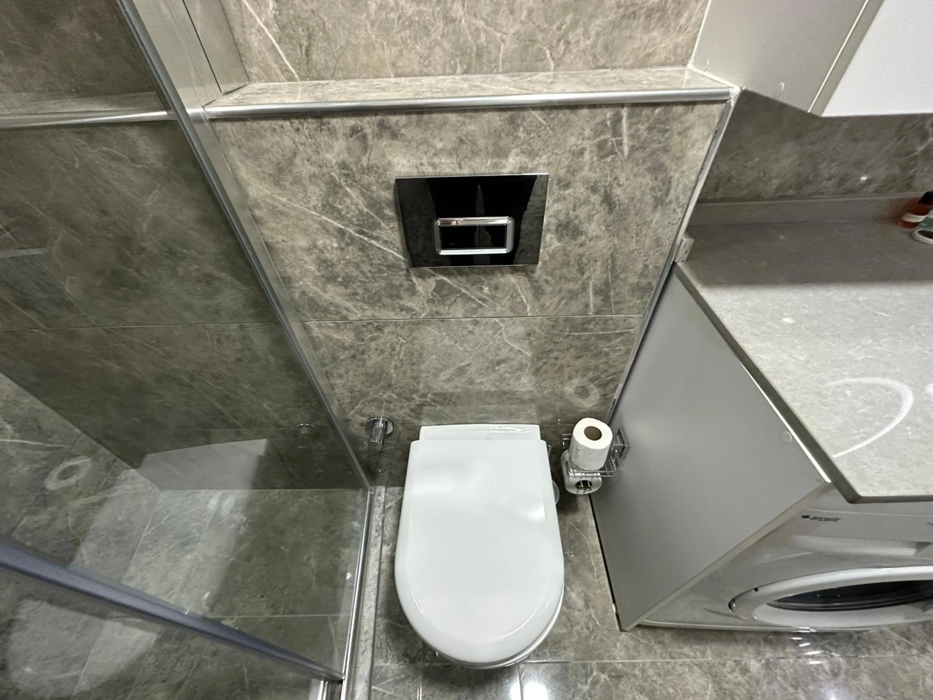 Shower in Rose Plus Residence