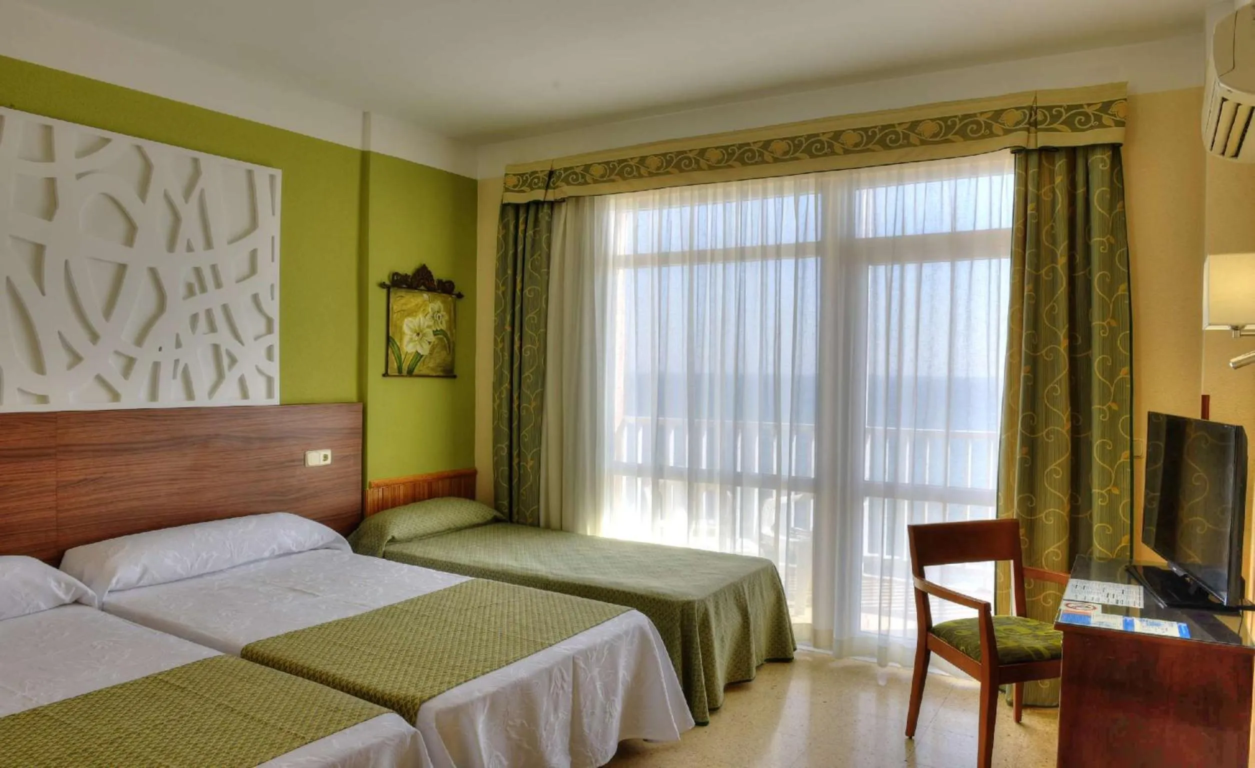 Bedroom, Bed in Hotel & Spa Entremares