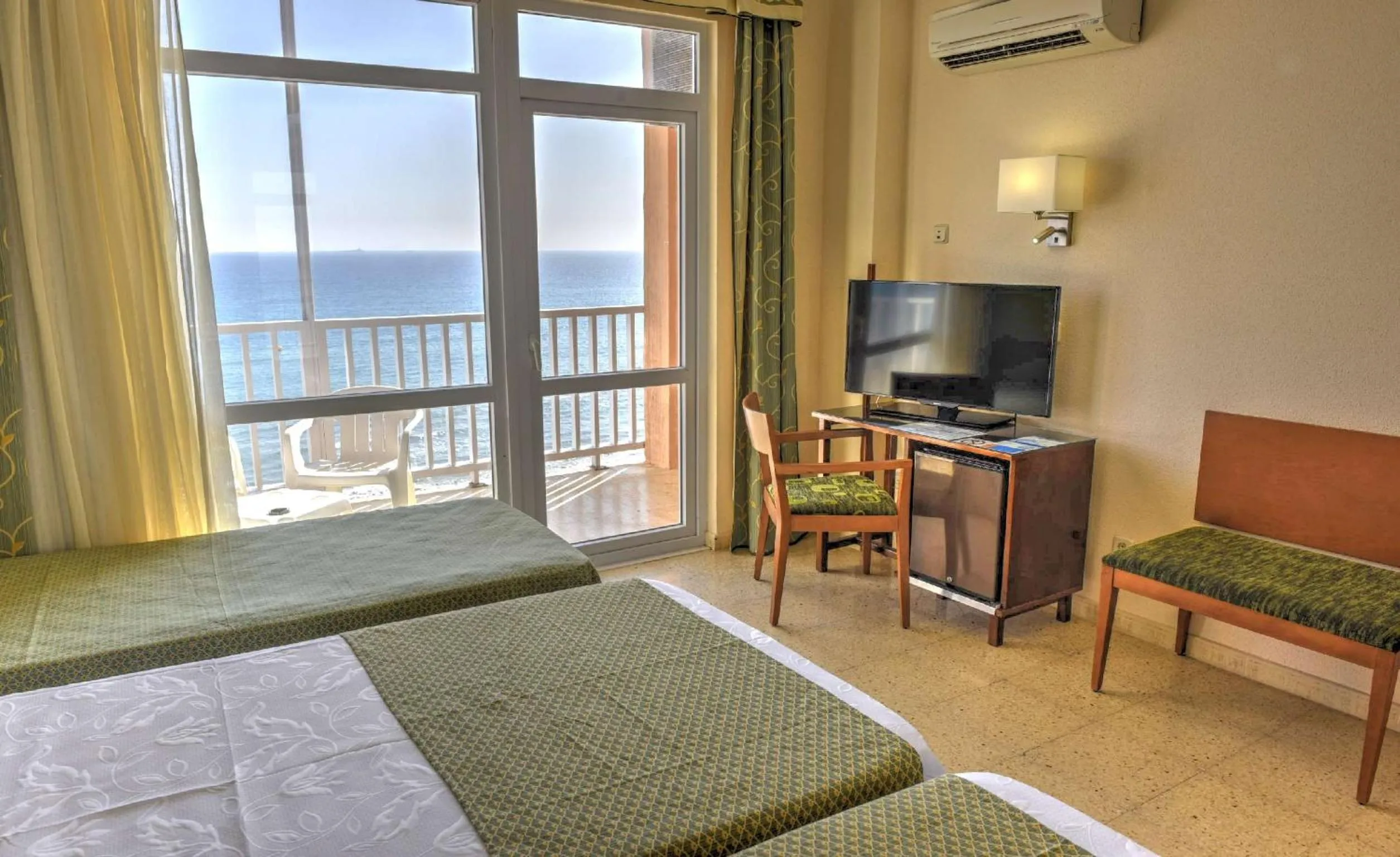 Bedroom, Bed in Hotel & Spa Entremares