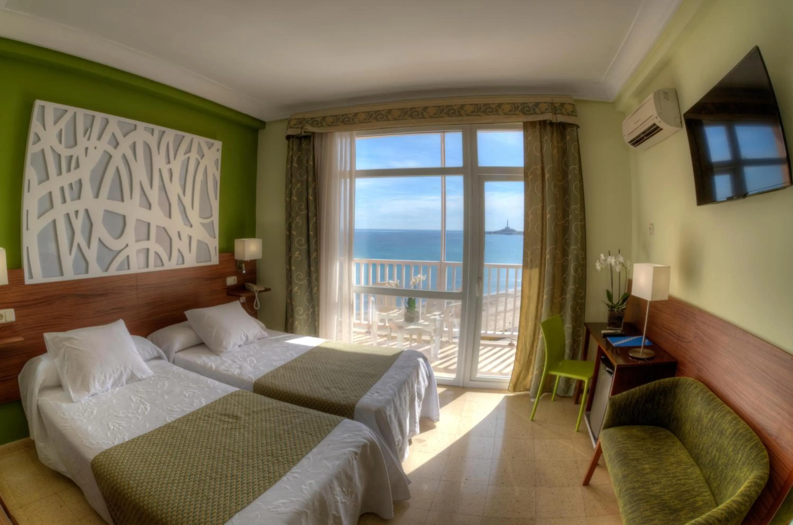 Sea view, Bed in Hotel & Spa Entremares