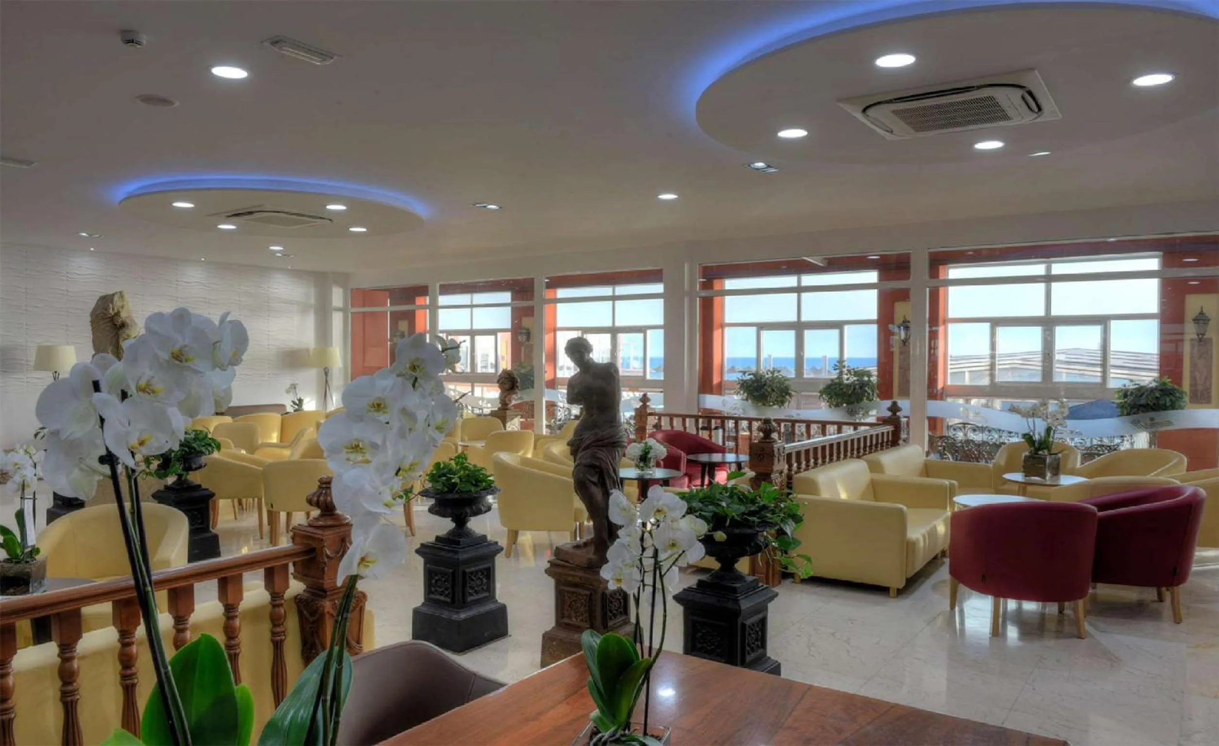 Communal lounge/ TV room in Hotel & Spa Entremares