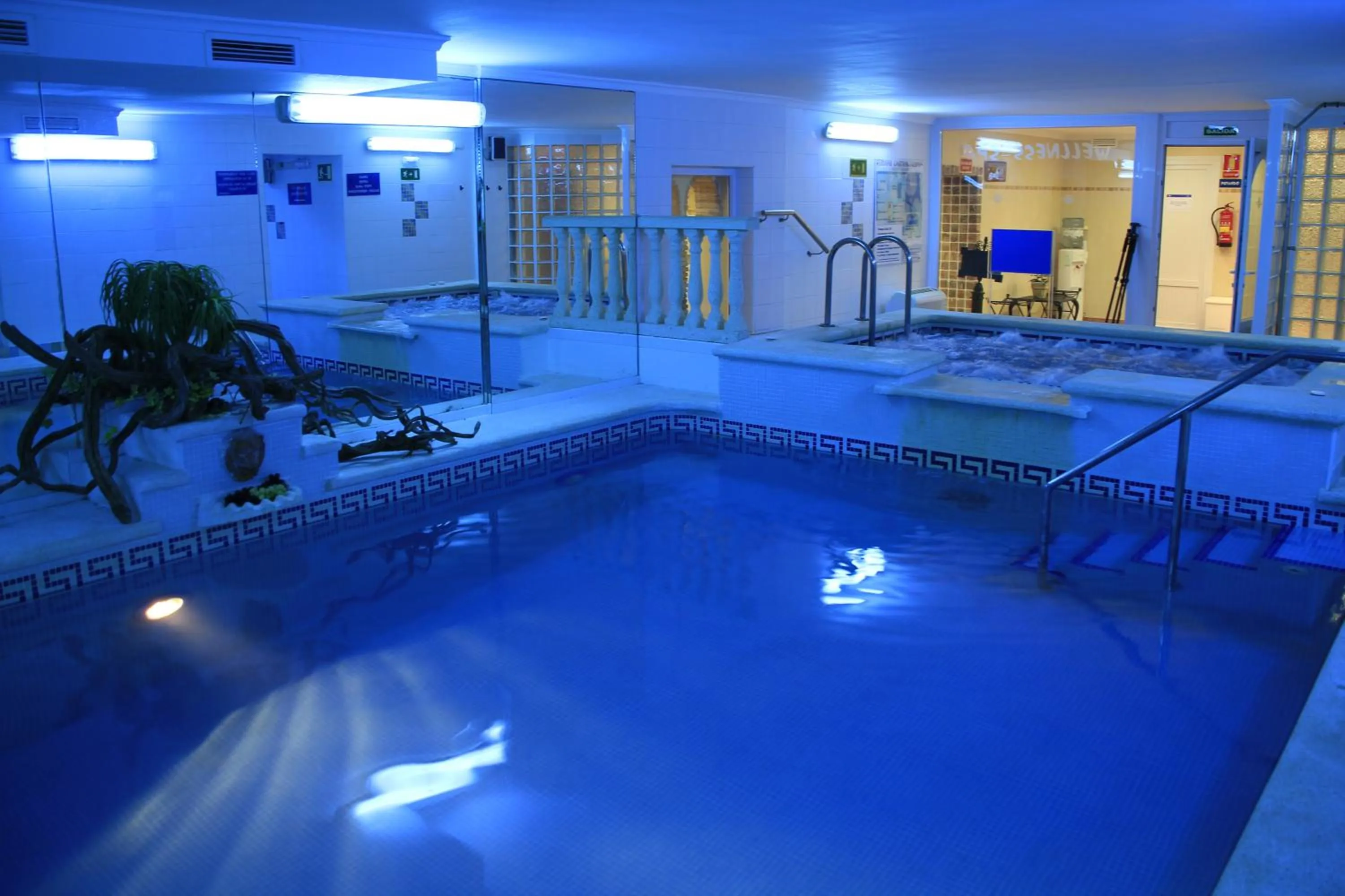 Swimming pool in Hotel & Spa Entremares