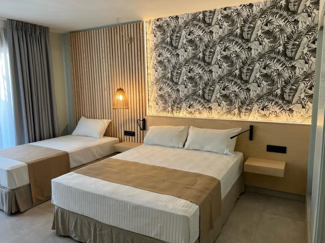 Triple Room in Hotel Noy Triple Room in Hotel Noy