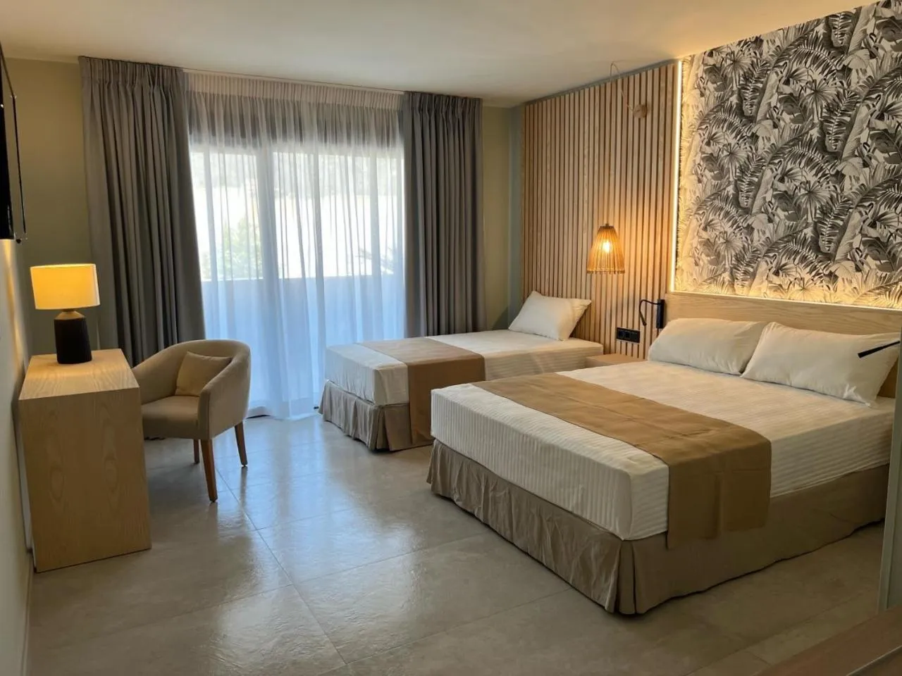 Photo of the whole room, Bed in Hotel Noy