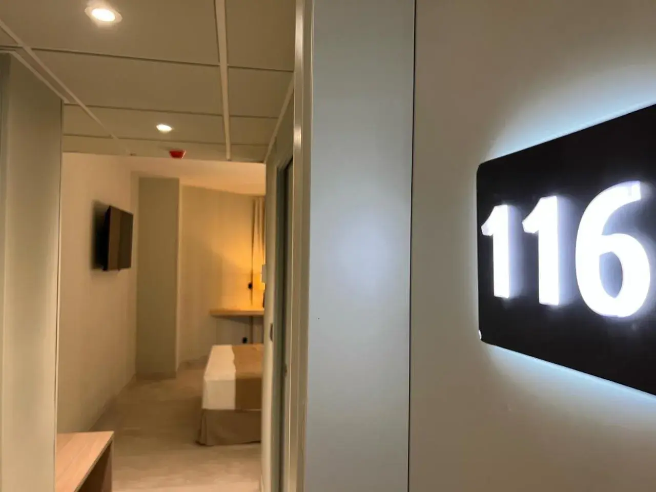 Single Room - single occupancy in Hotel Noy Single Room - single occupancy in Hotel Noy