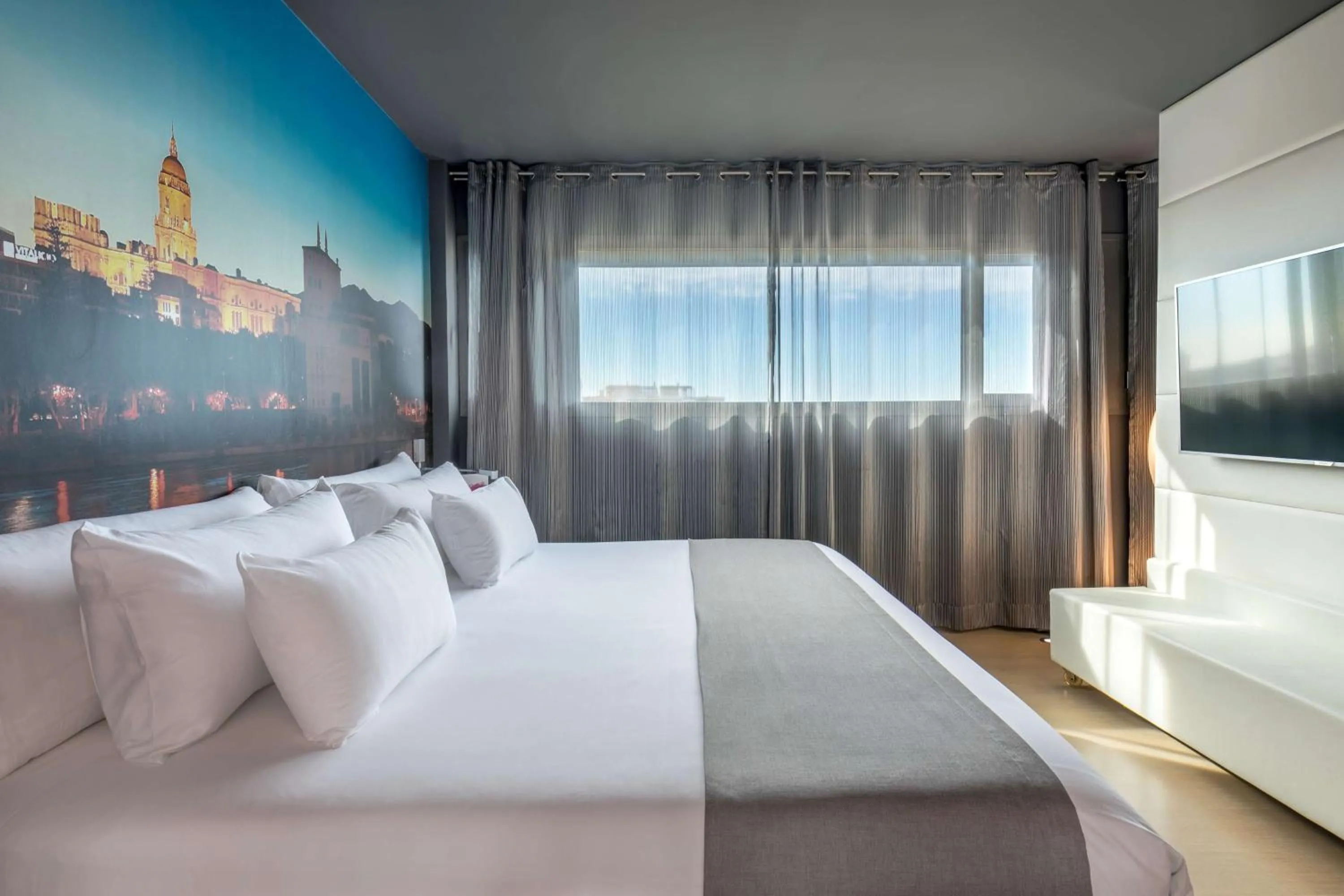 Photo of the whole room, Bed in Barceló Malaga