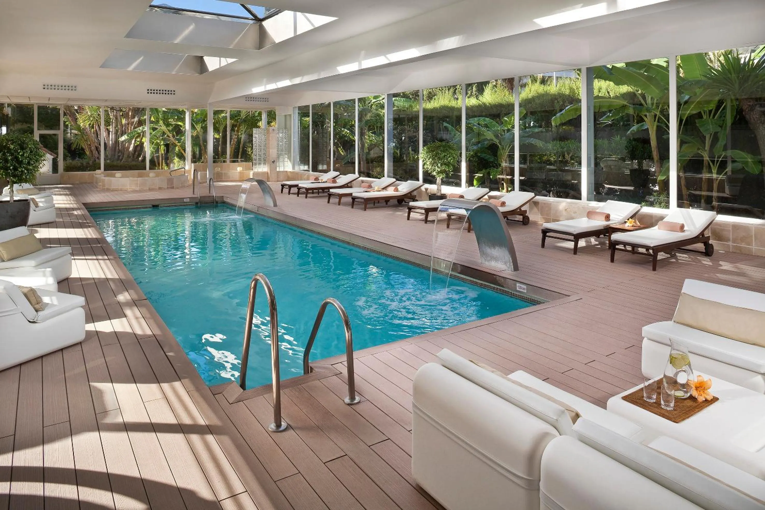 Swimming pool in Hotel Don Pepe Gran Meliá
