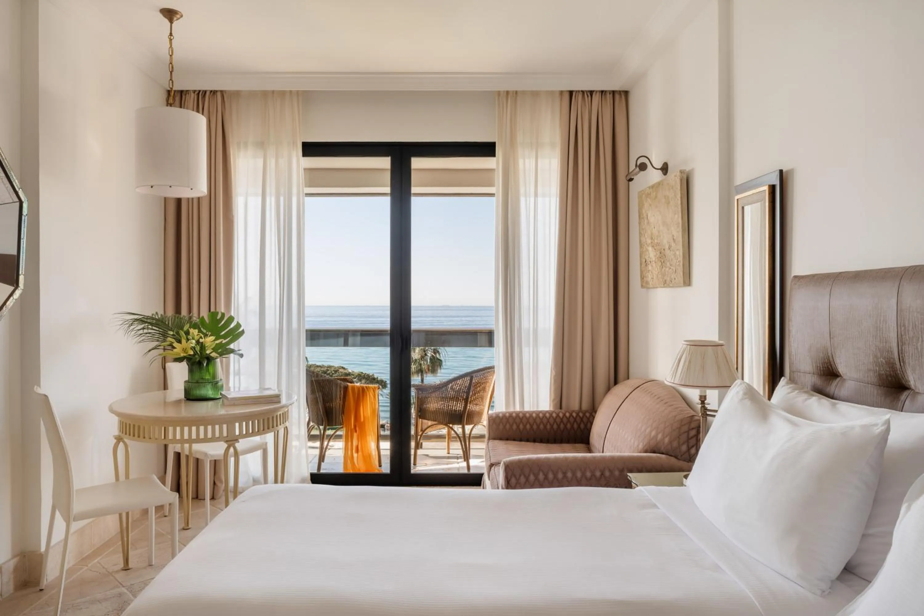 Bed in Hotel Don Pepe Gran Meliá