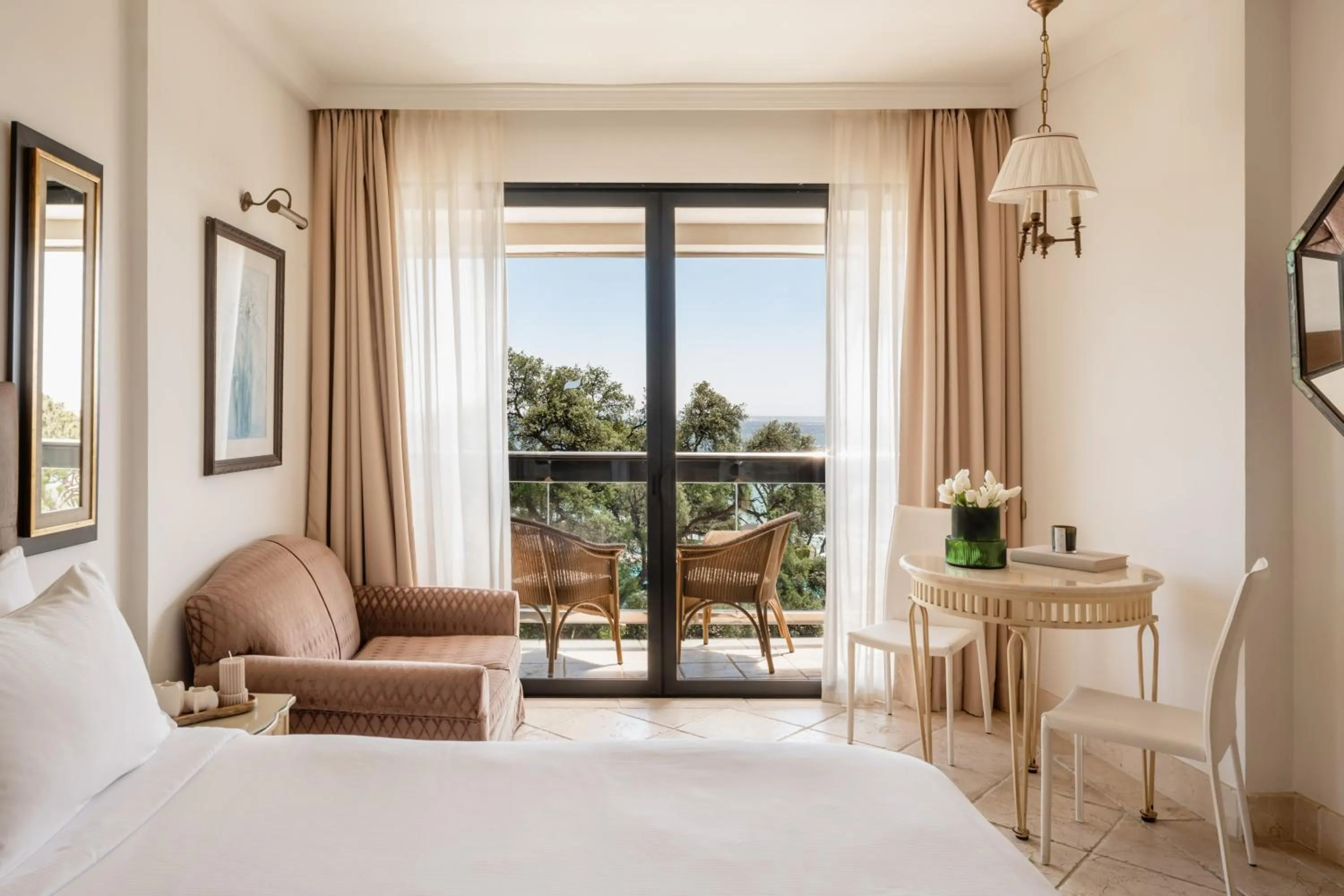 Bed in Hotel Don Pepe Gran Meliá